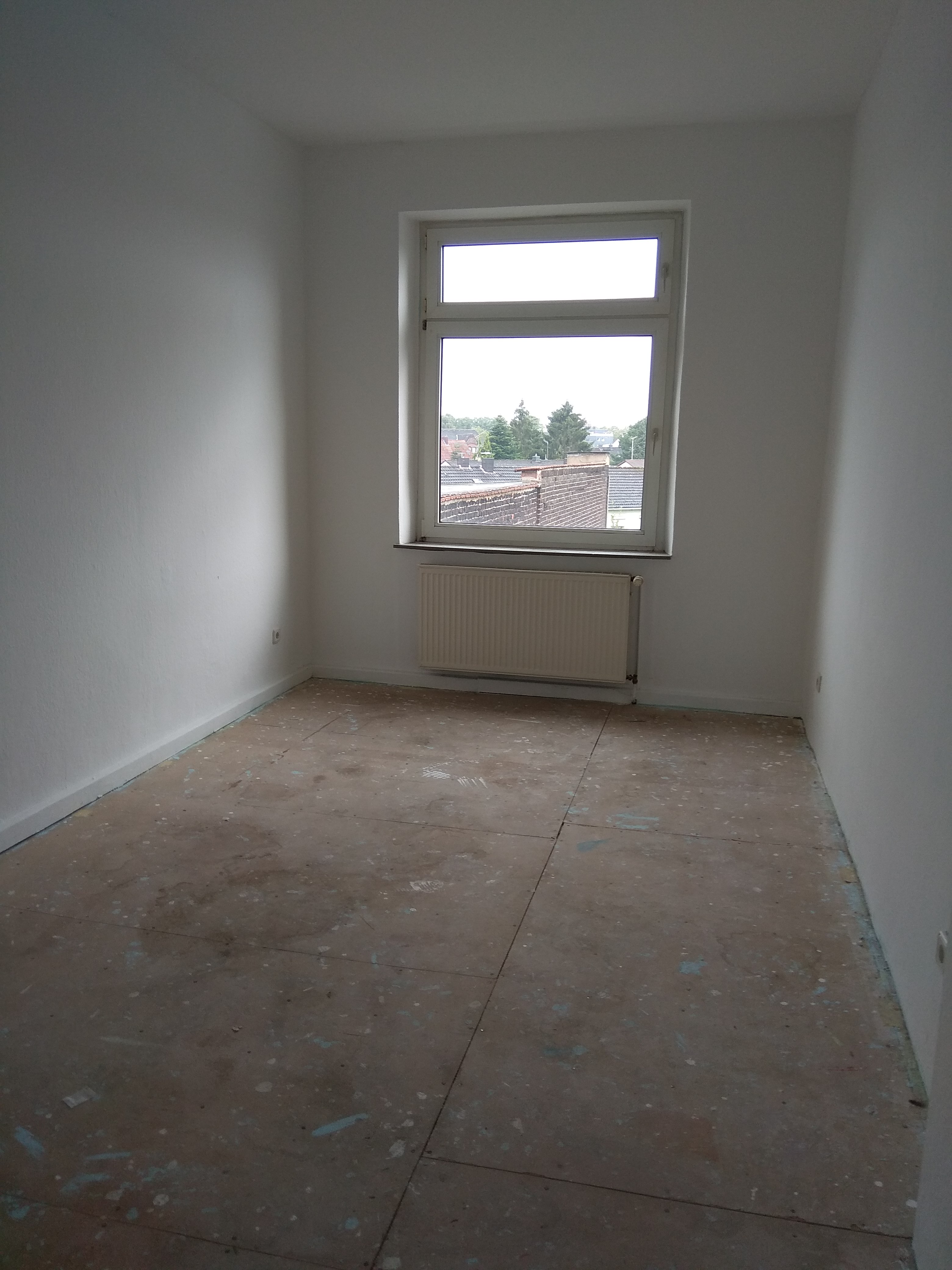 geräumige 3 Zimmer-Wohnung für Heimwerker