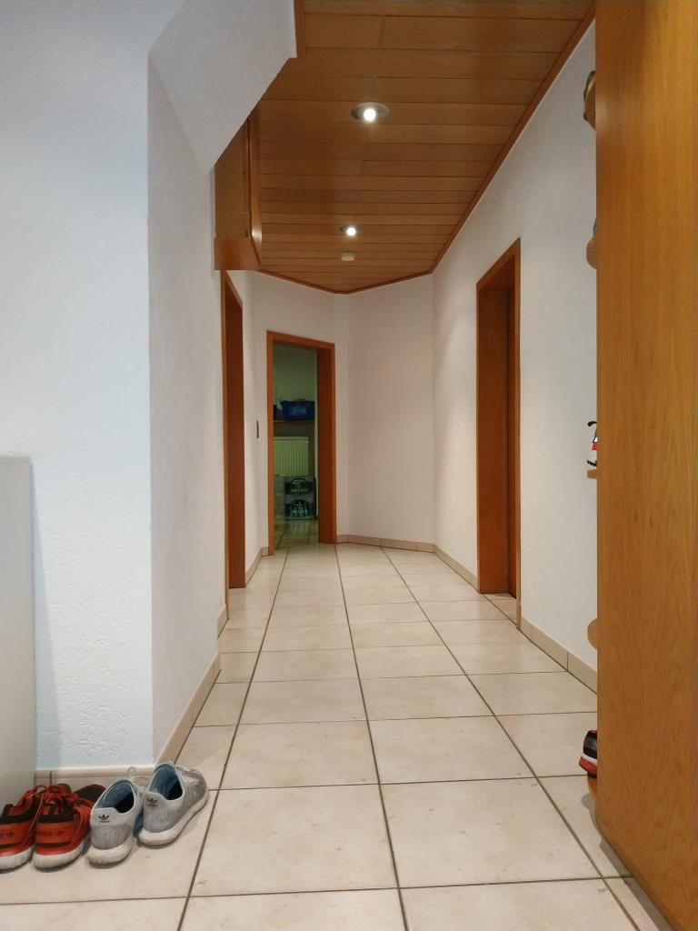 renovierte 4-Zimmer Wohnung mit ca. 136 m²