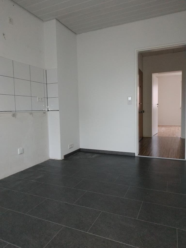 gut angebundene 2 Zimmer-Wohnung mit Garage