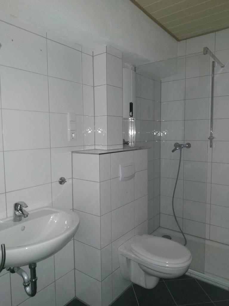 gut angebundene 2 Zimmer-Wohnung mit Garage