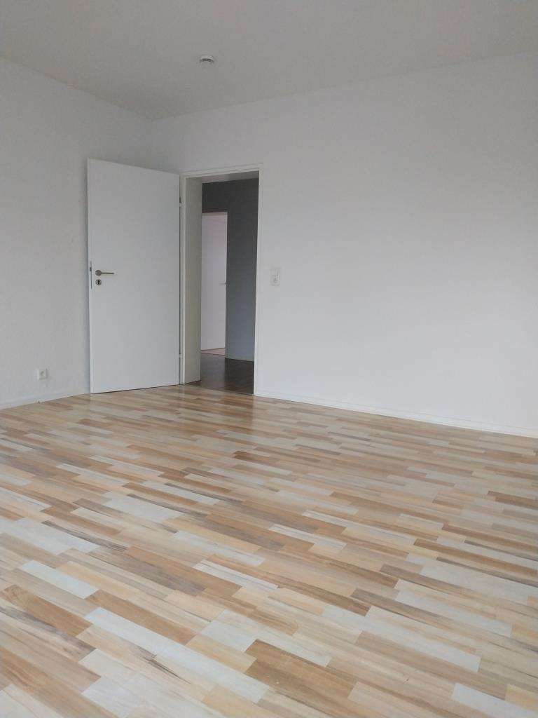 gut angebundene 2 Zimmer-Wohnung mit Garage