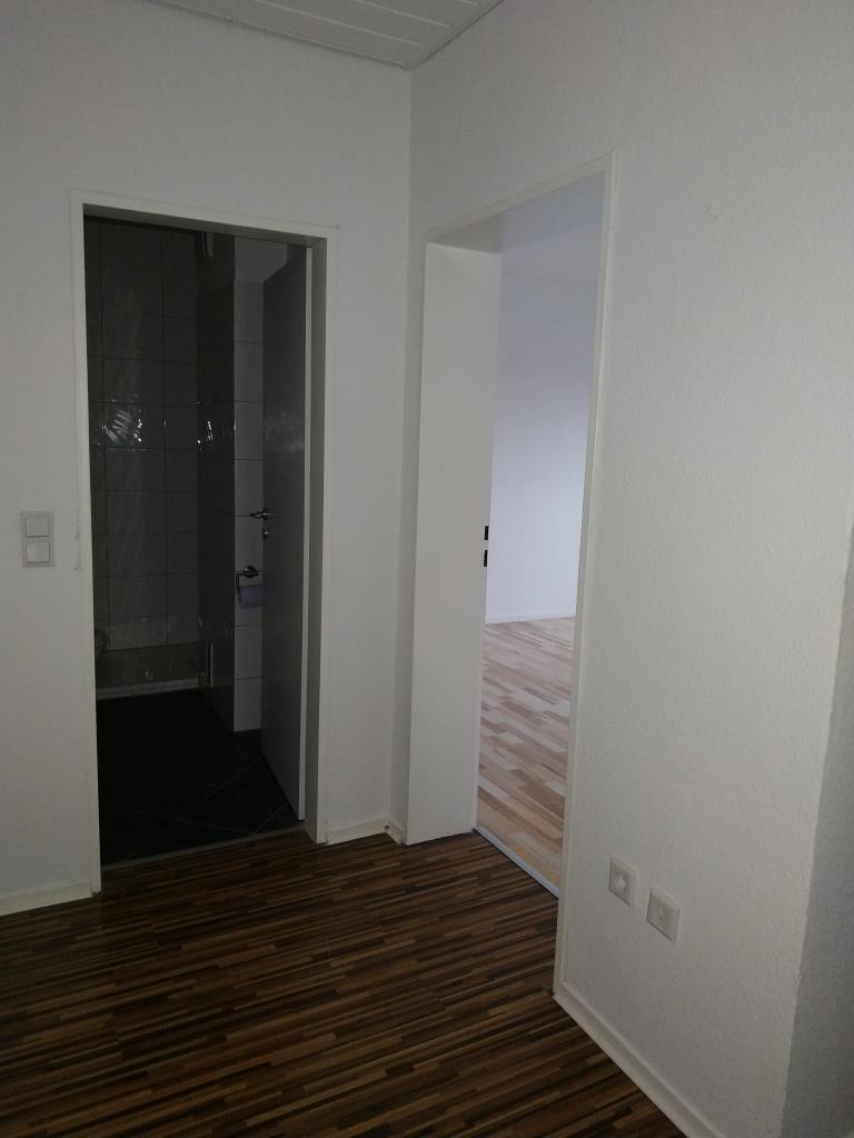 gut angebundene 2 Zimmer-Wohnung mit Garage