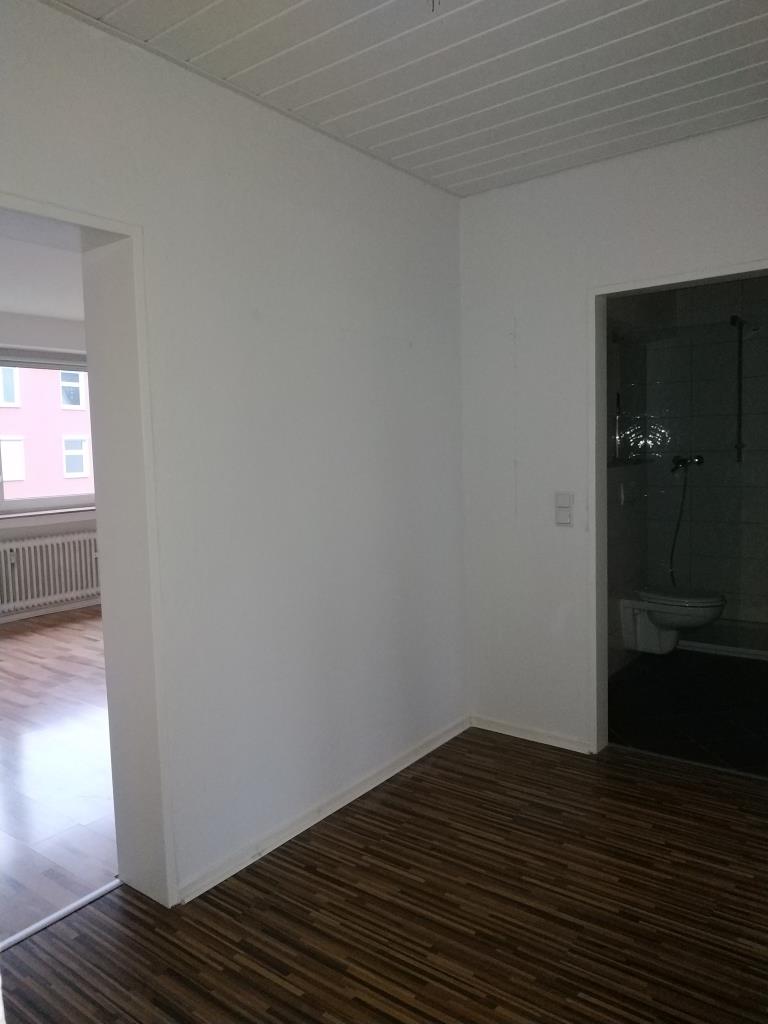gut angebundene 2 Zimmer-Wohnung mit Garage