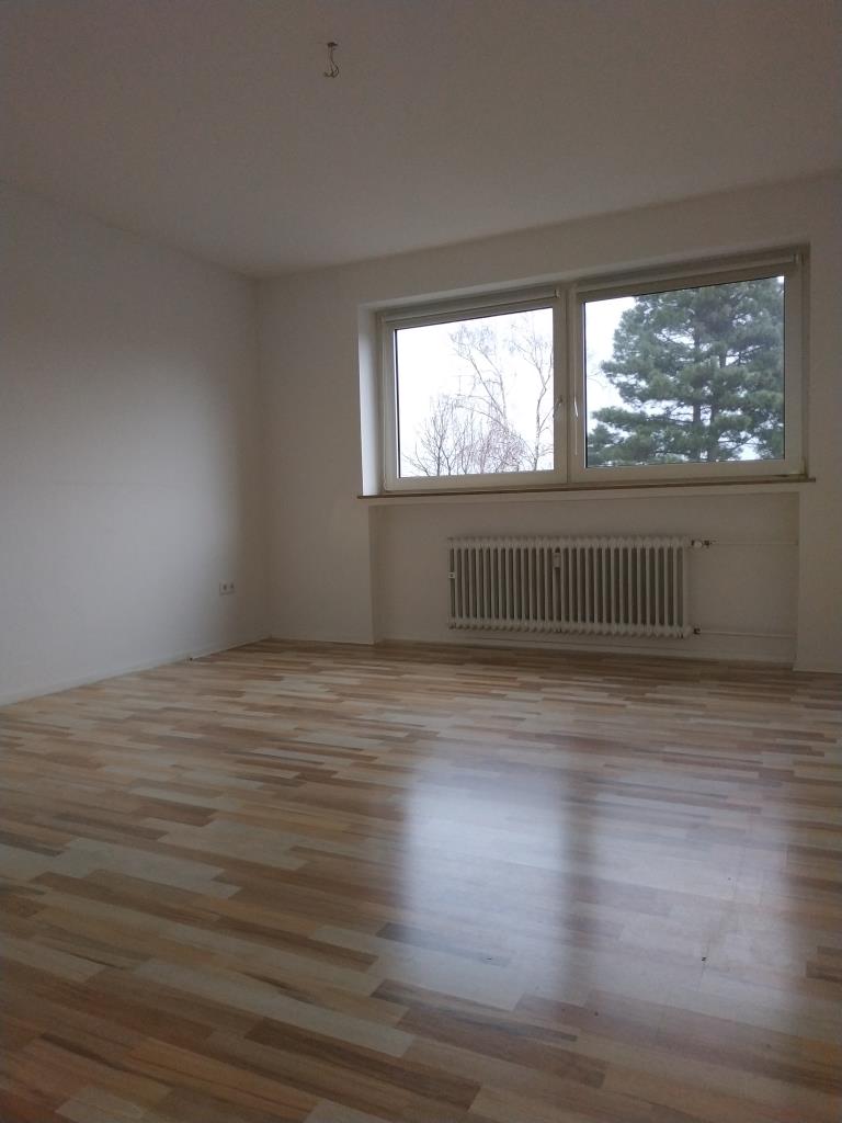 gut angebundene 2 Zimmer-Wohnung mit Garage