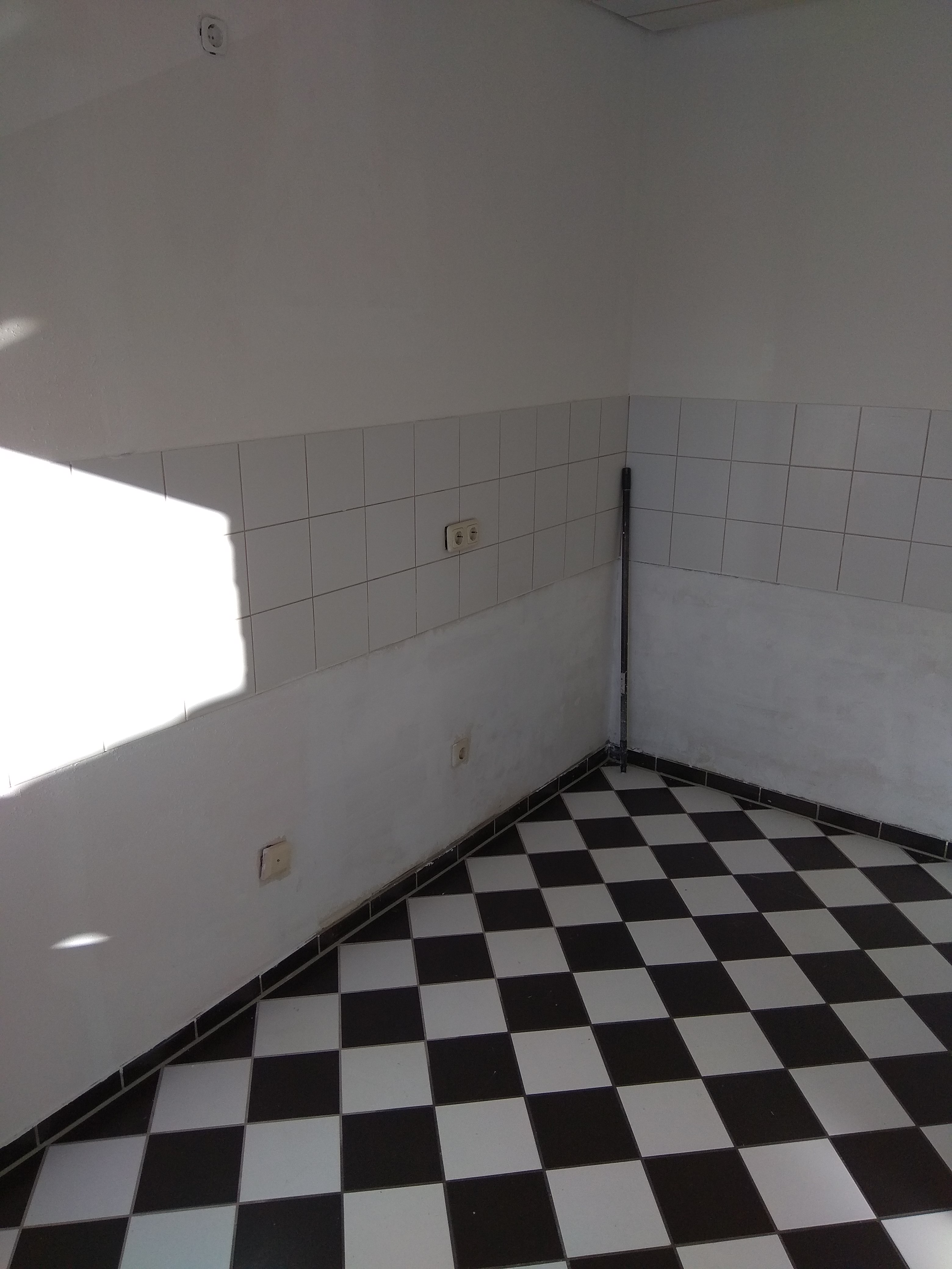 sonnendurchflutete 2-Zimmer Wohnung im Dachgeschoss