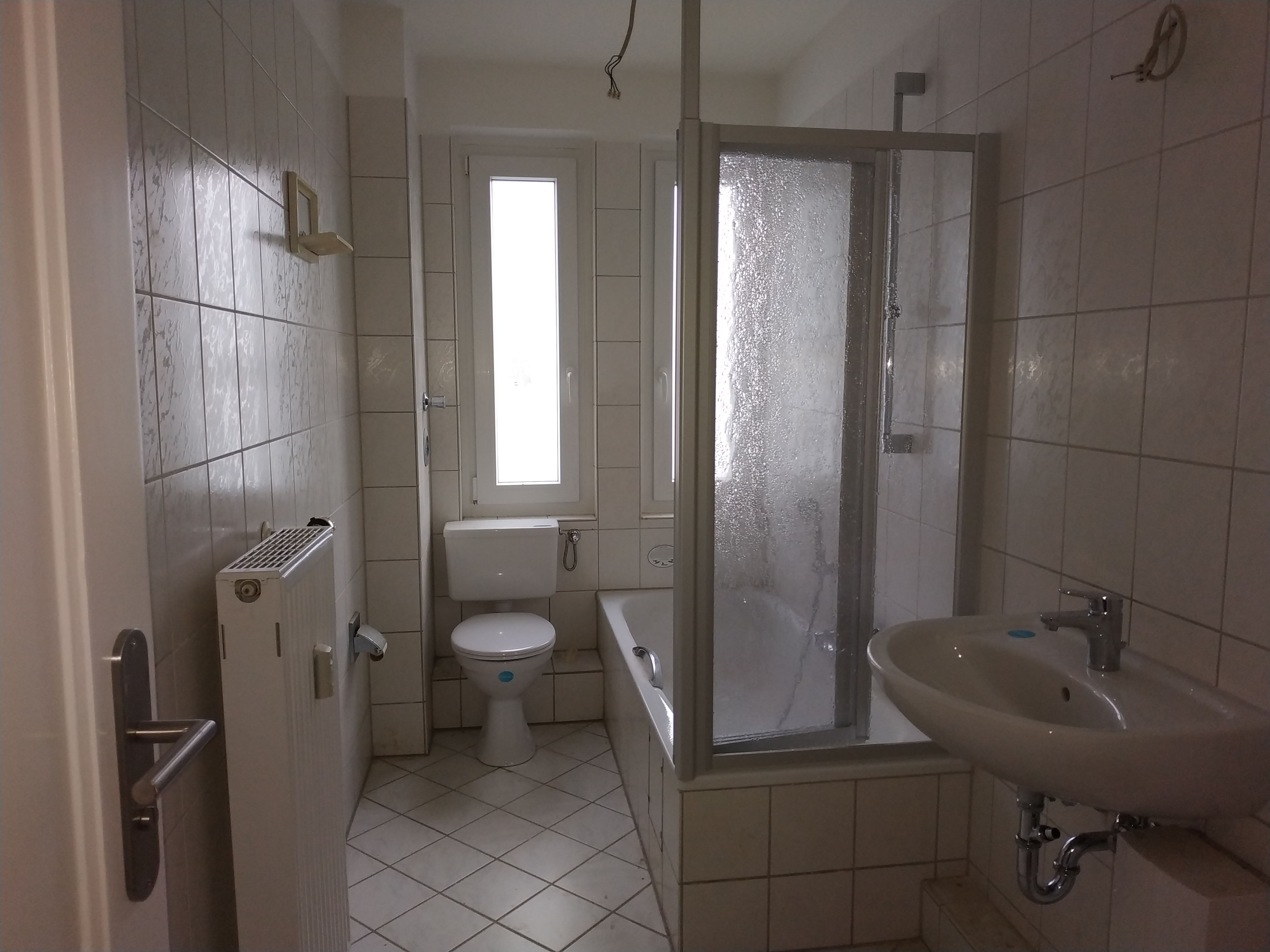 sehr schöne und sanierte 2,5 Zimmer-Wohnung