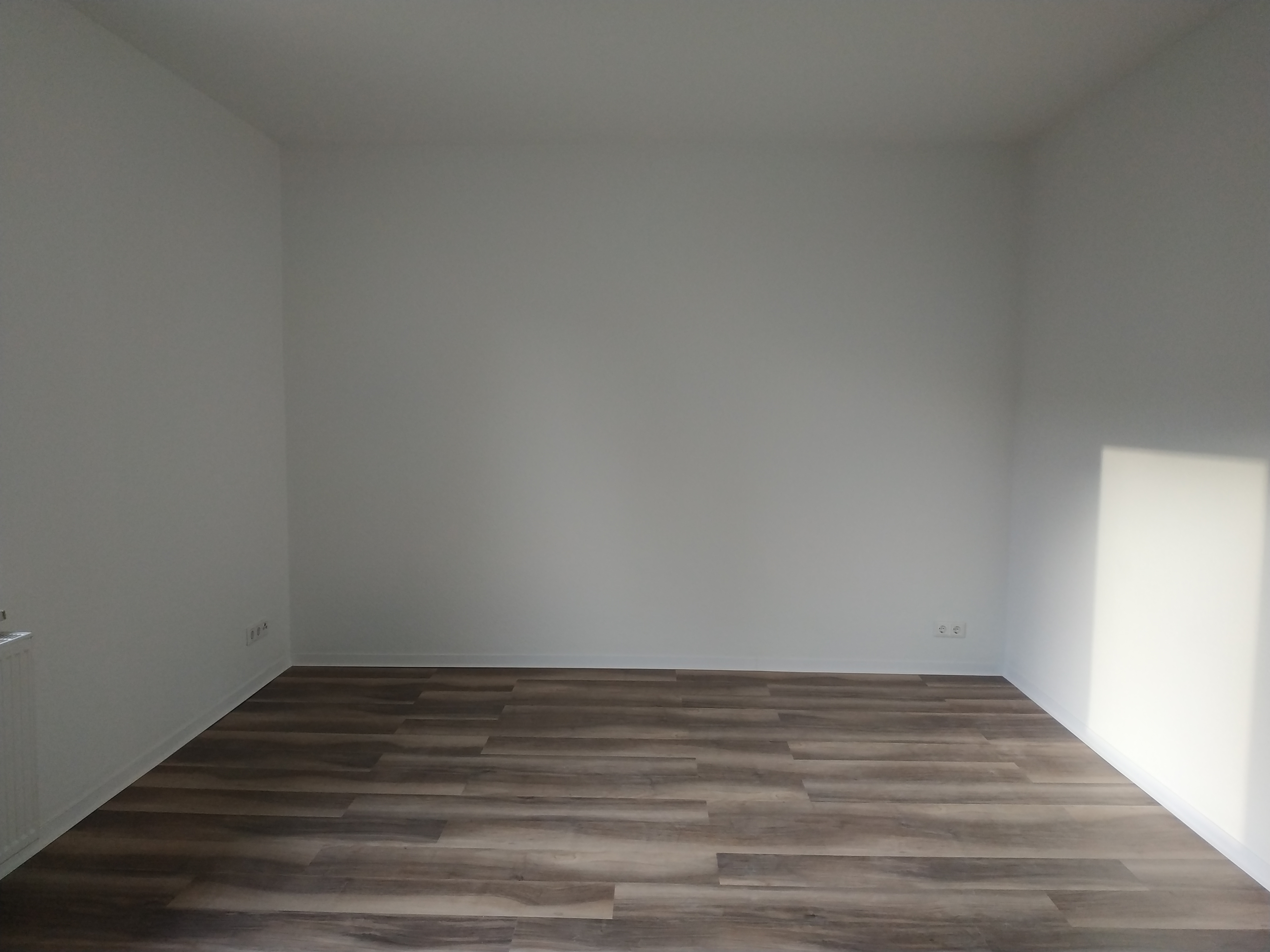 sehr schöne und sanierte 2,5 Zimmer-Wohnung