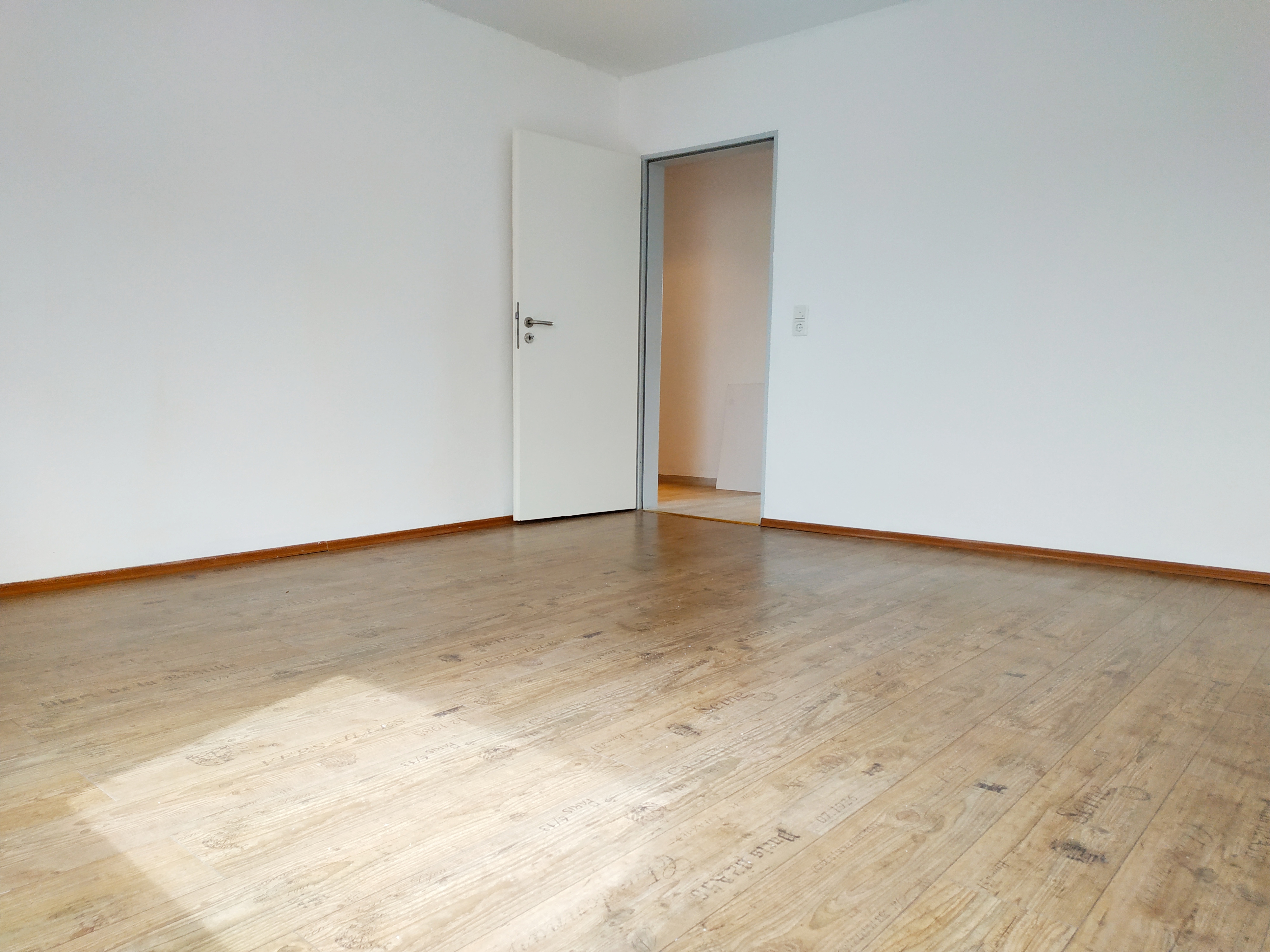 schöne lichtdurchflutete 3-Raum Wohnung mit 79 m²