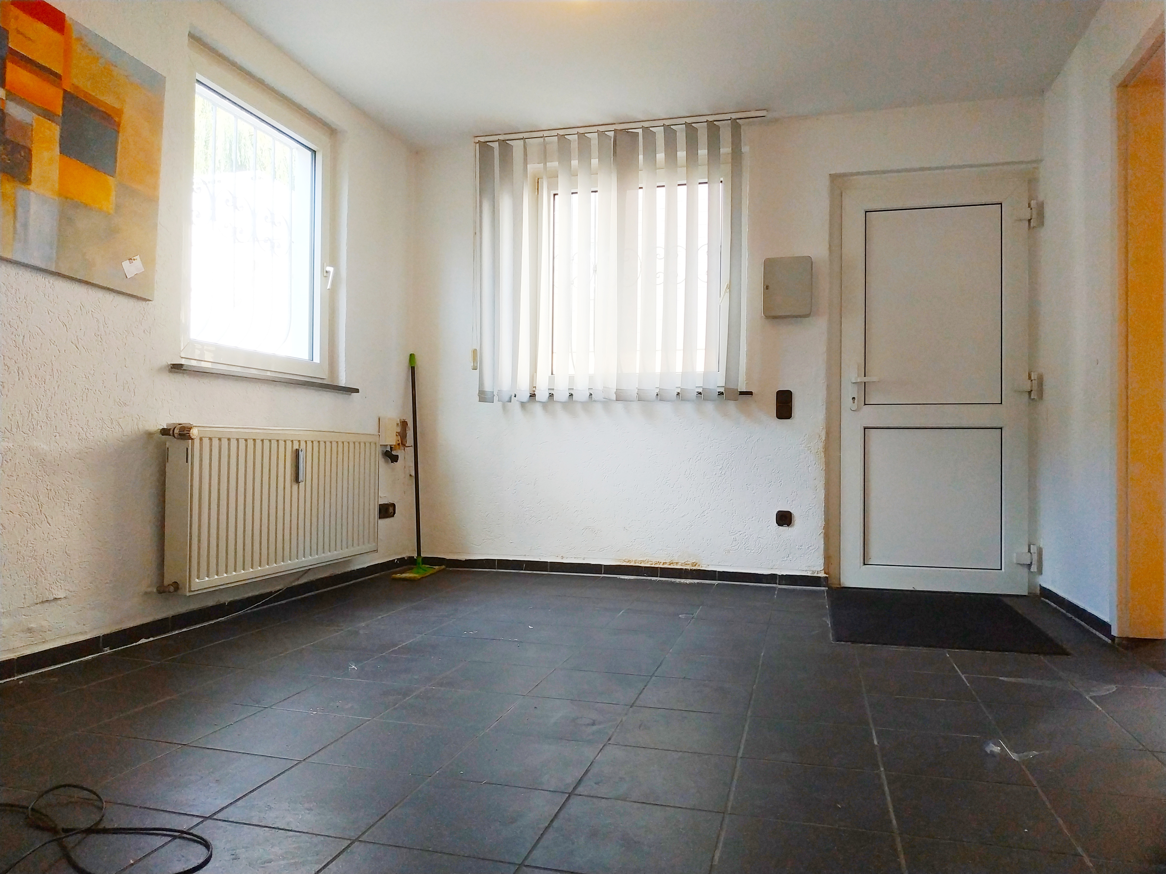 Büro-/Lagerräume in ruhiger Wohngegend mit ca. 108 m² Nfl.