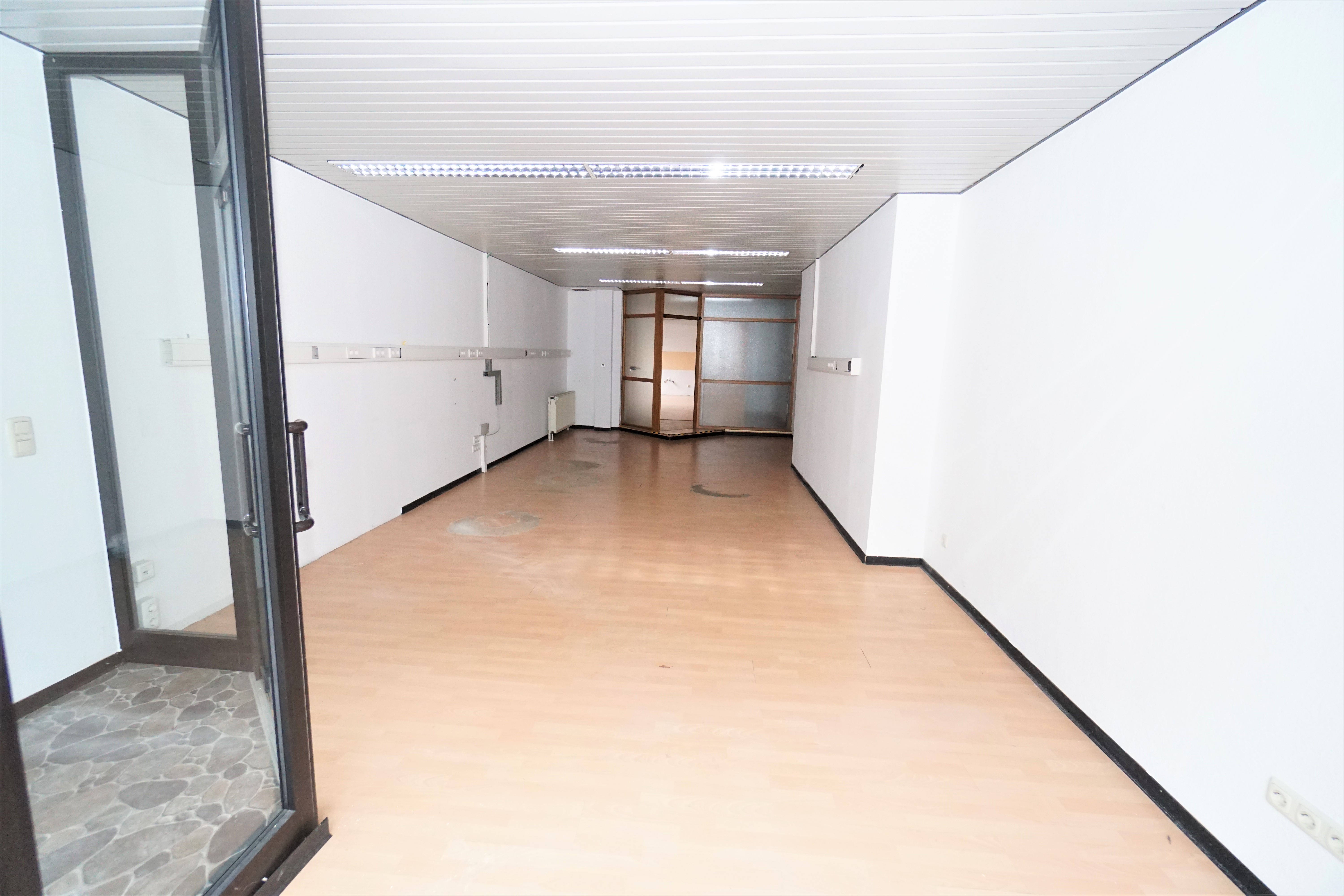 Ladenlokal / Büro auf der Lange Straße