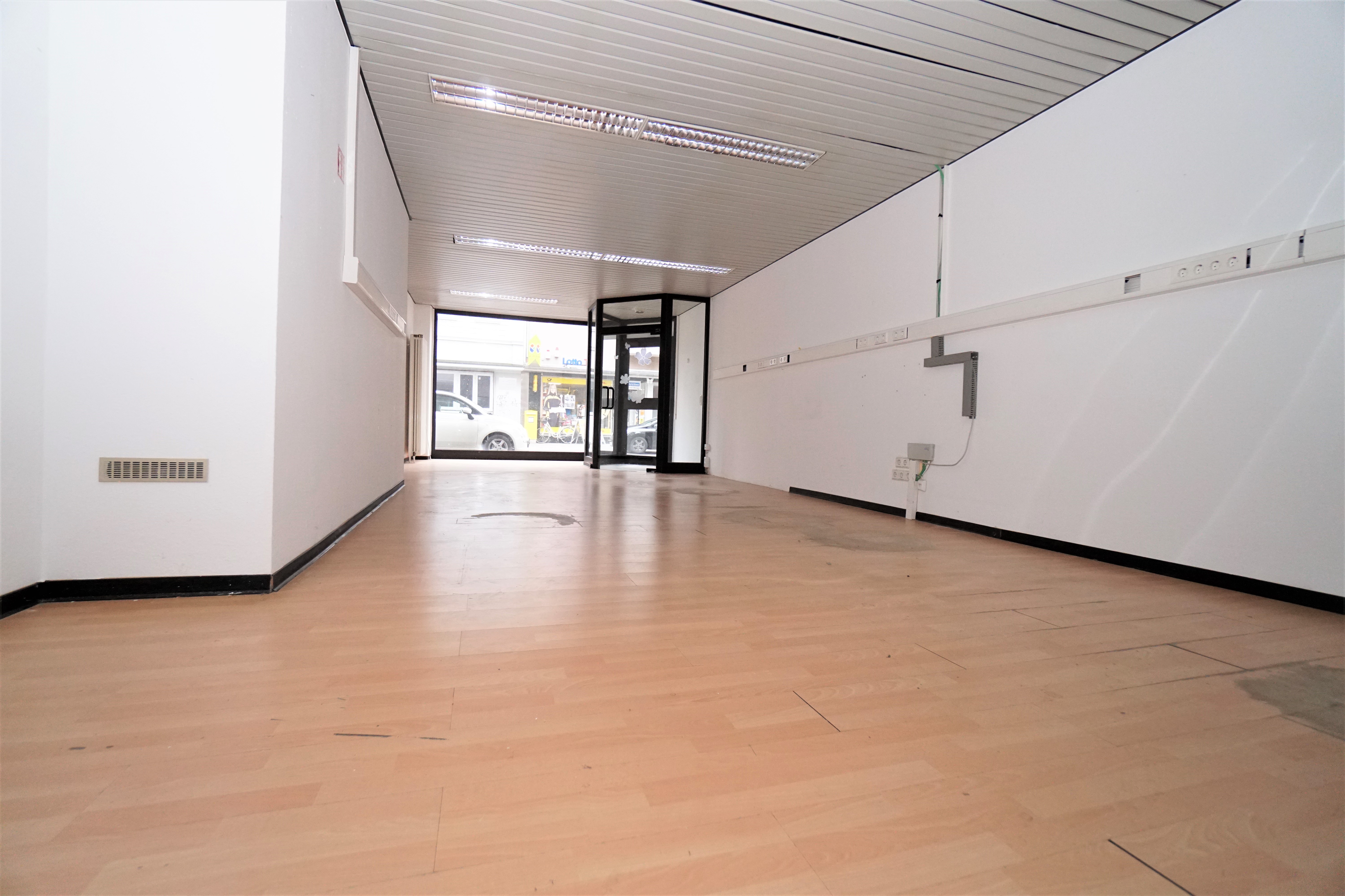 Ladenlokal / Büro auf der Lange Straße
