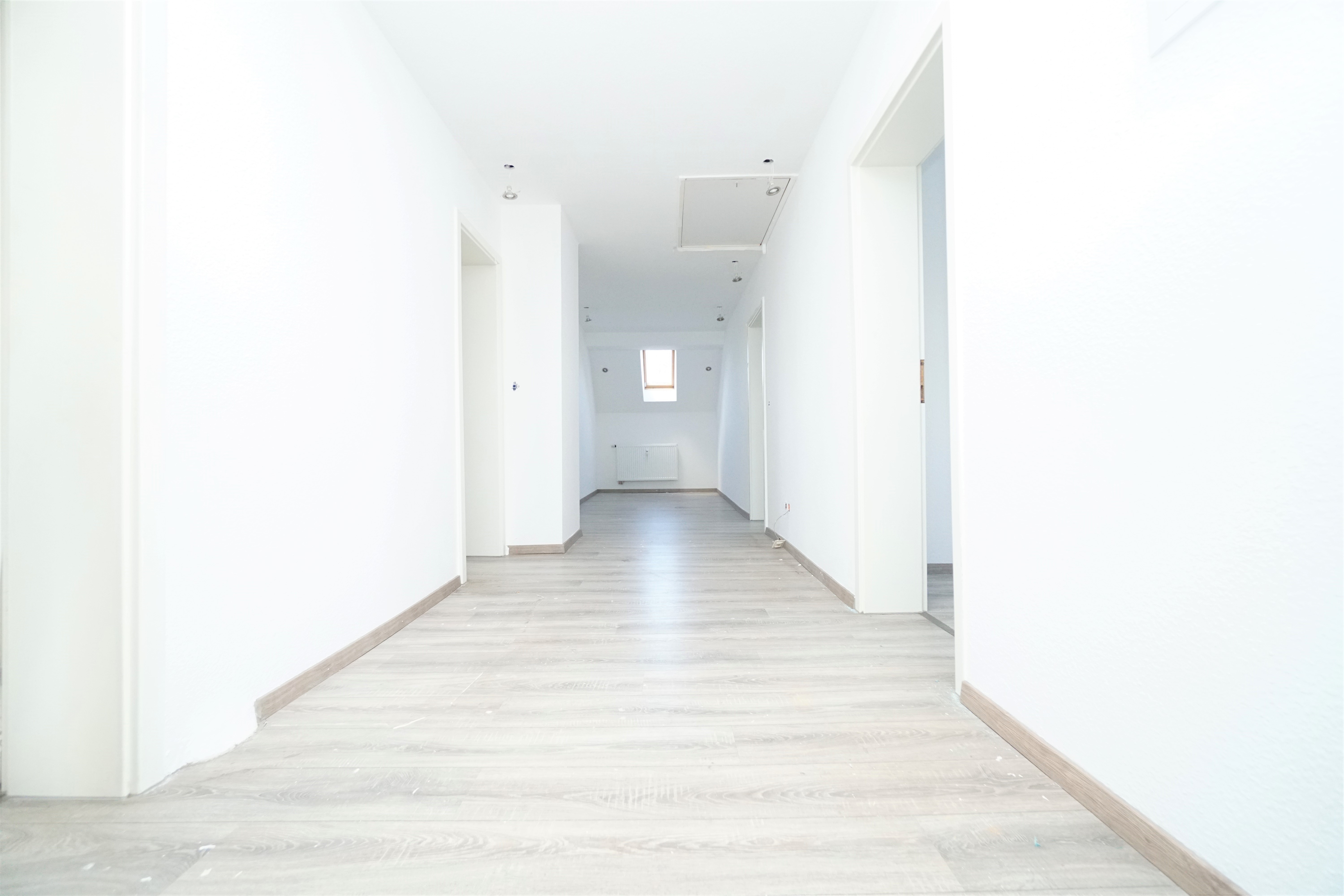 Bochum Stiepel! Großzügige DG-Wohnung mit 4 Zimmern!