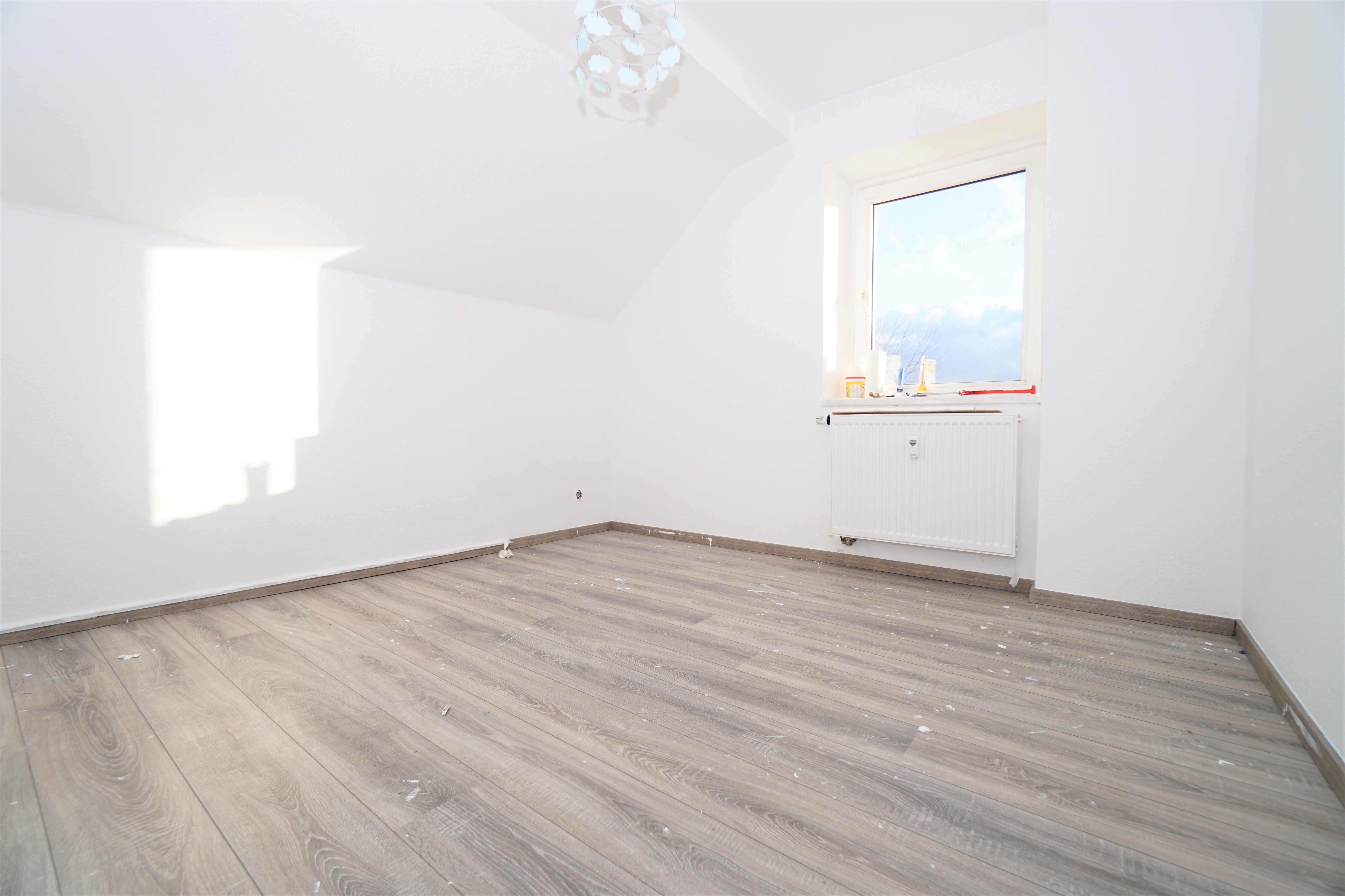 Bochum Stiepel! Großzügige DG-Wohnung mit 4 Zimmern!