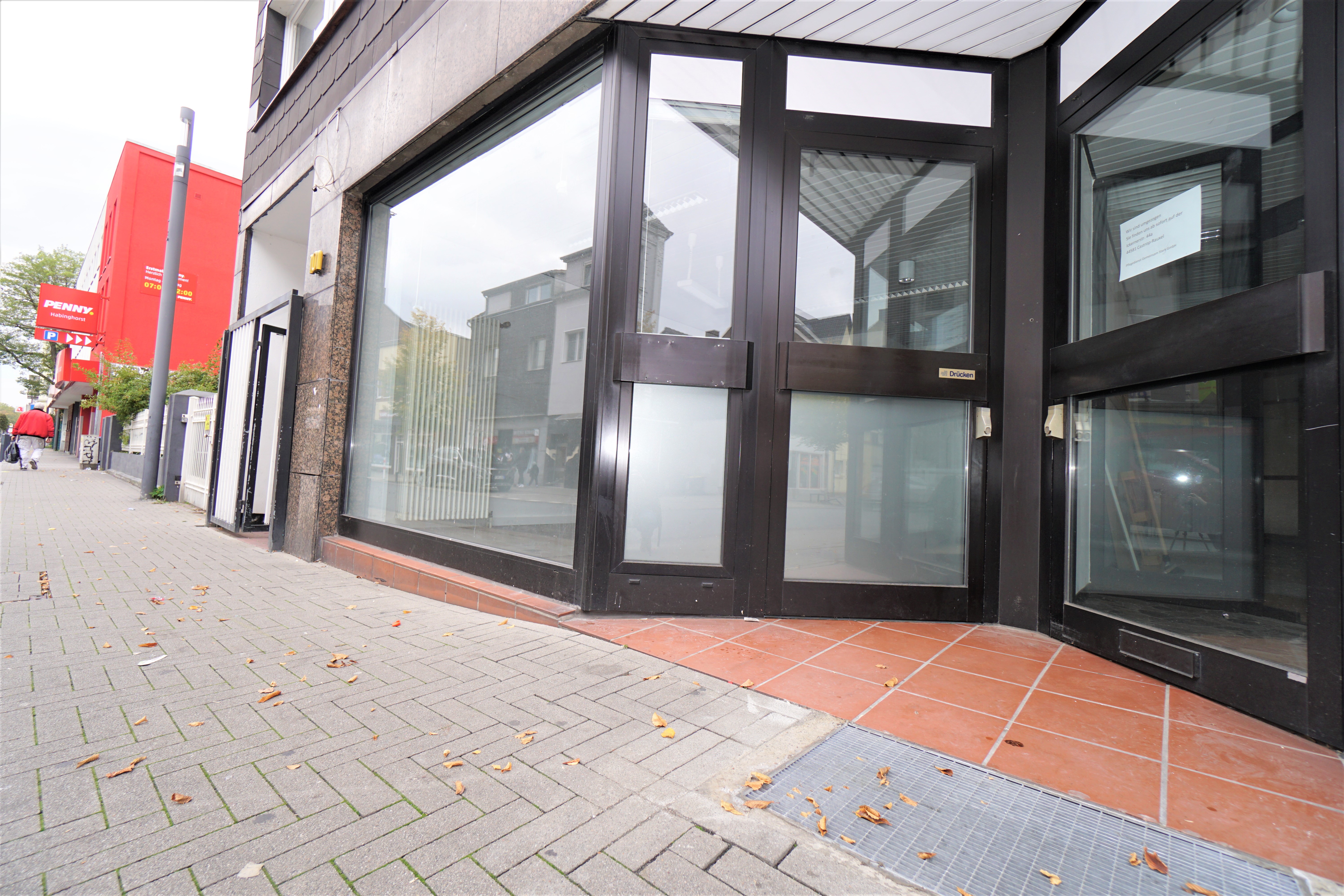 Renoviertes Ladenlokal direkt auf der Einkaufsstraße!