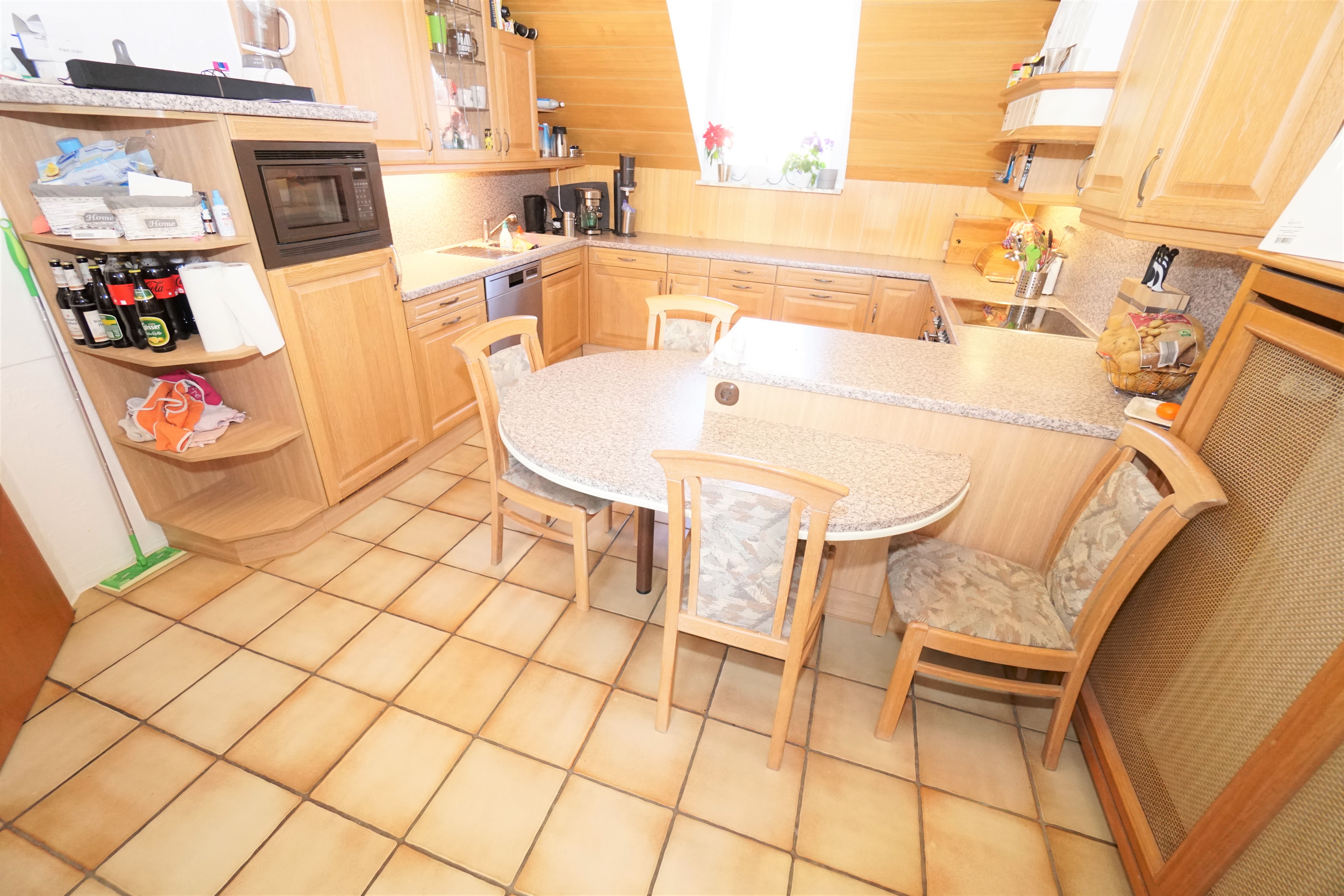 Leben & Homeoffice im schönem Altbau!