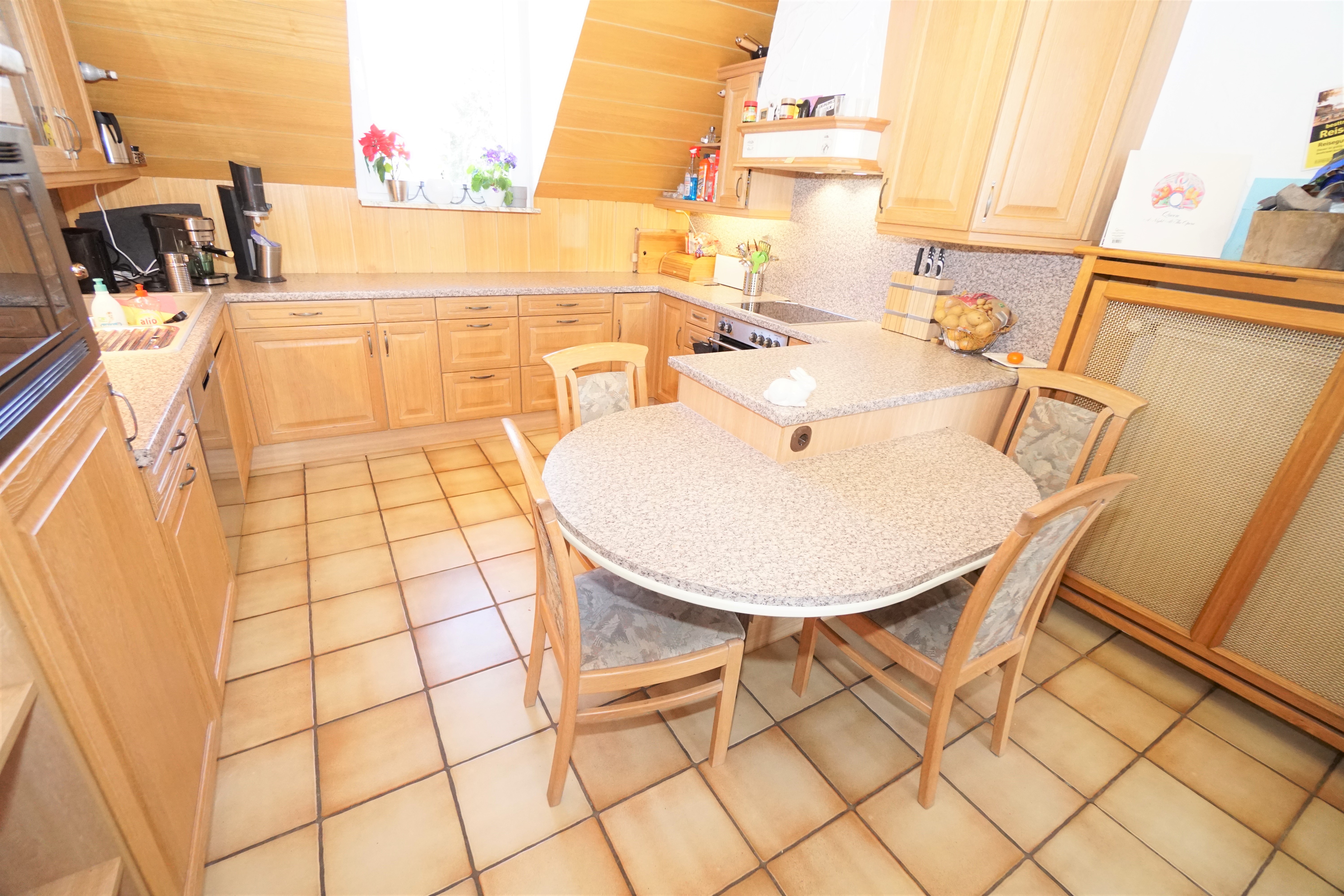 Leben & Homeoffice im schönem Altbau!