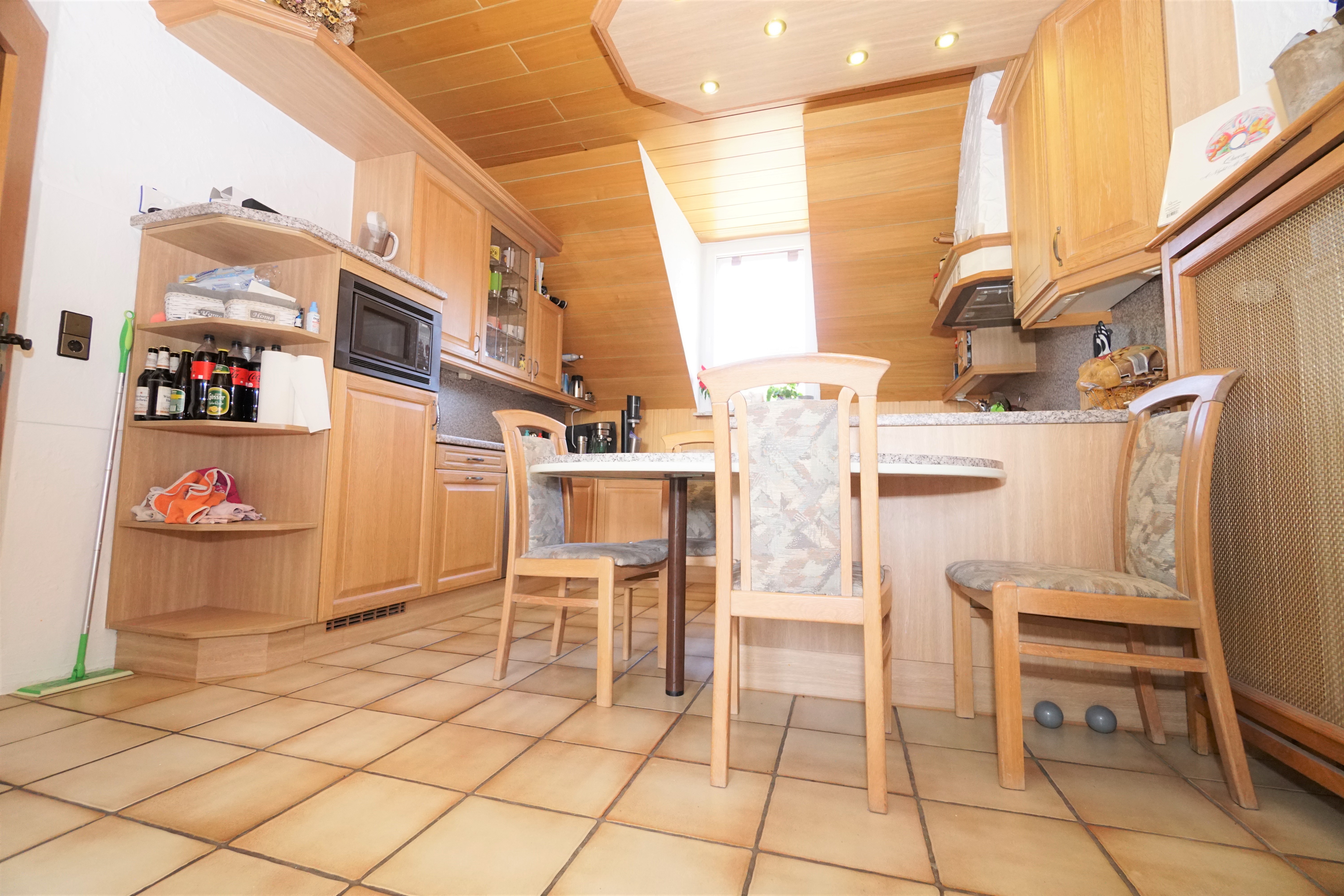 Leben & Homeoffice im schönem Altbau!