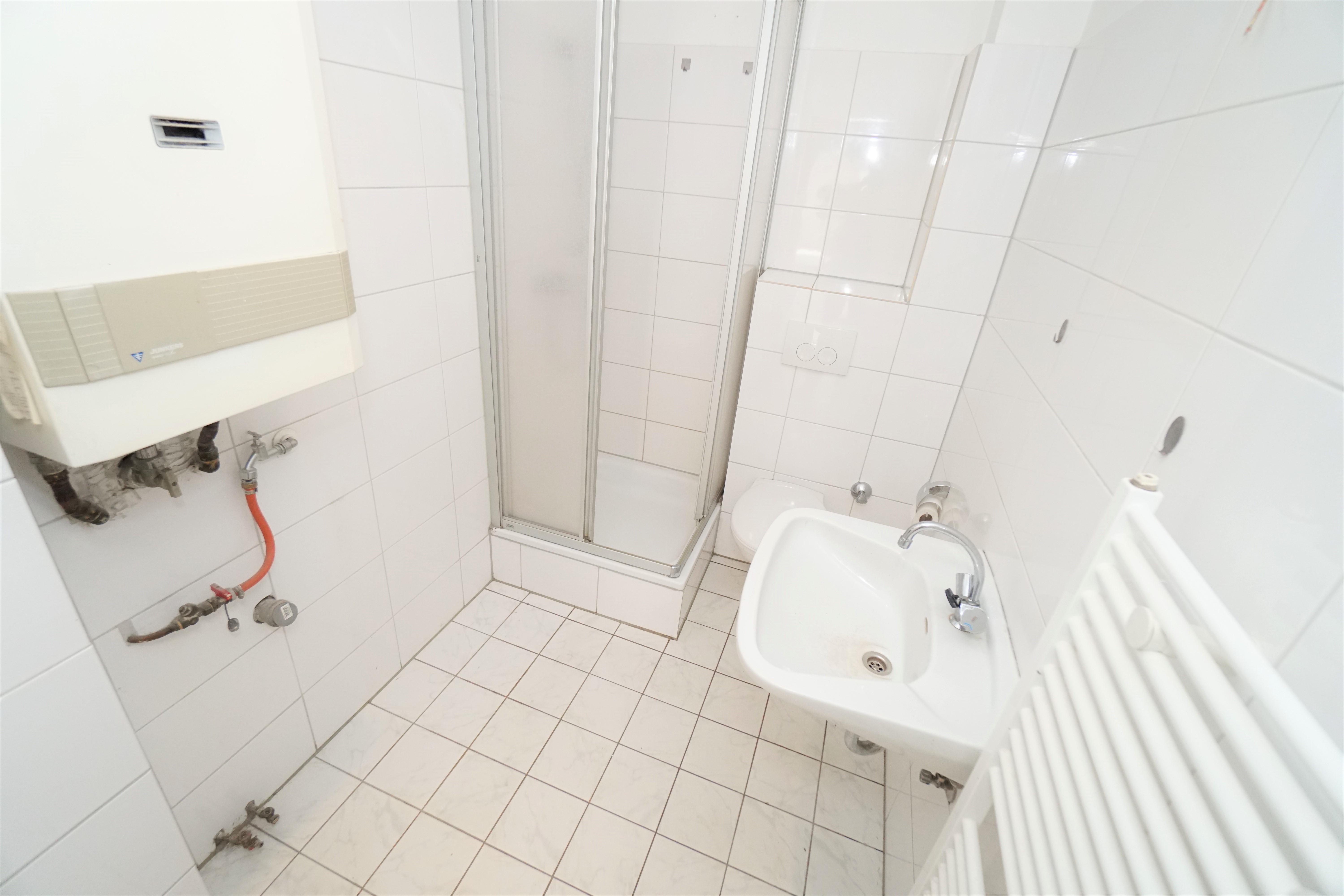2 Zimmerwohnung mit riesigem Wohnzimmer auf der Lange Straße!