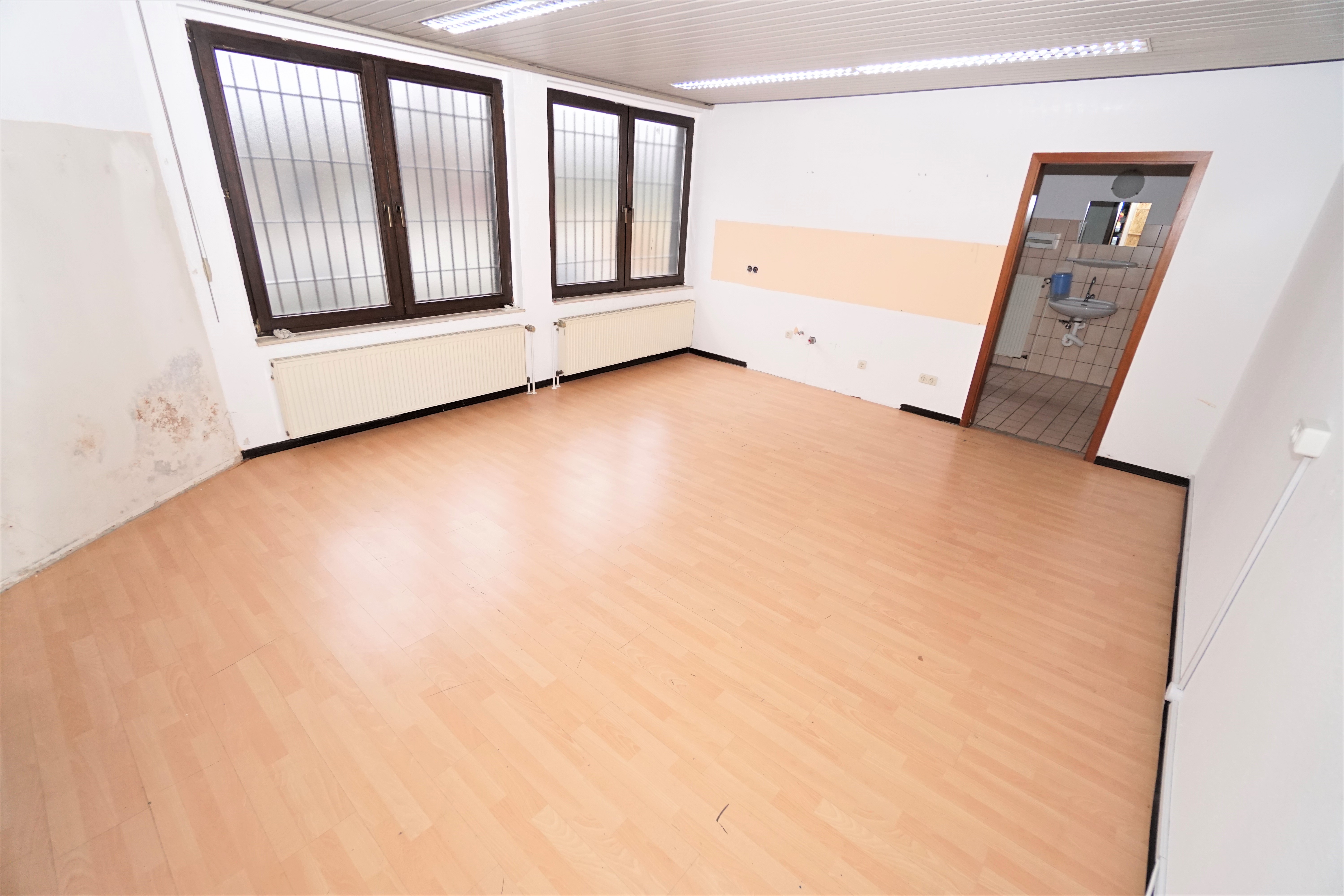Ladenlokal / Büro auf der Lange Straße