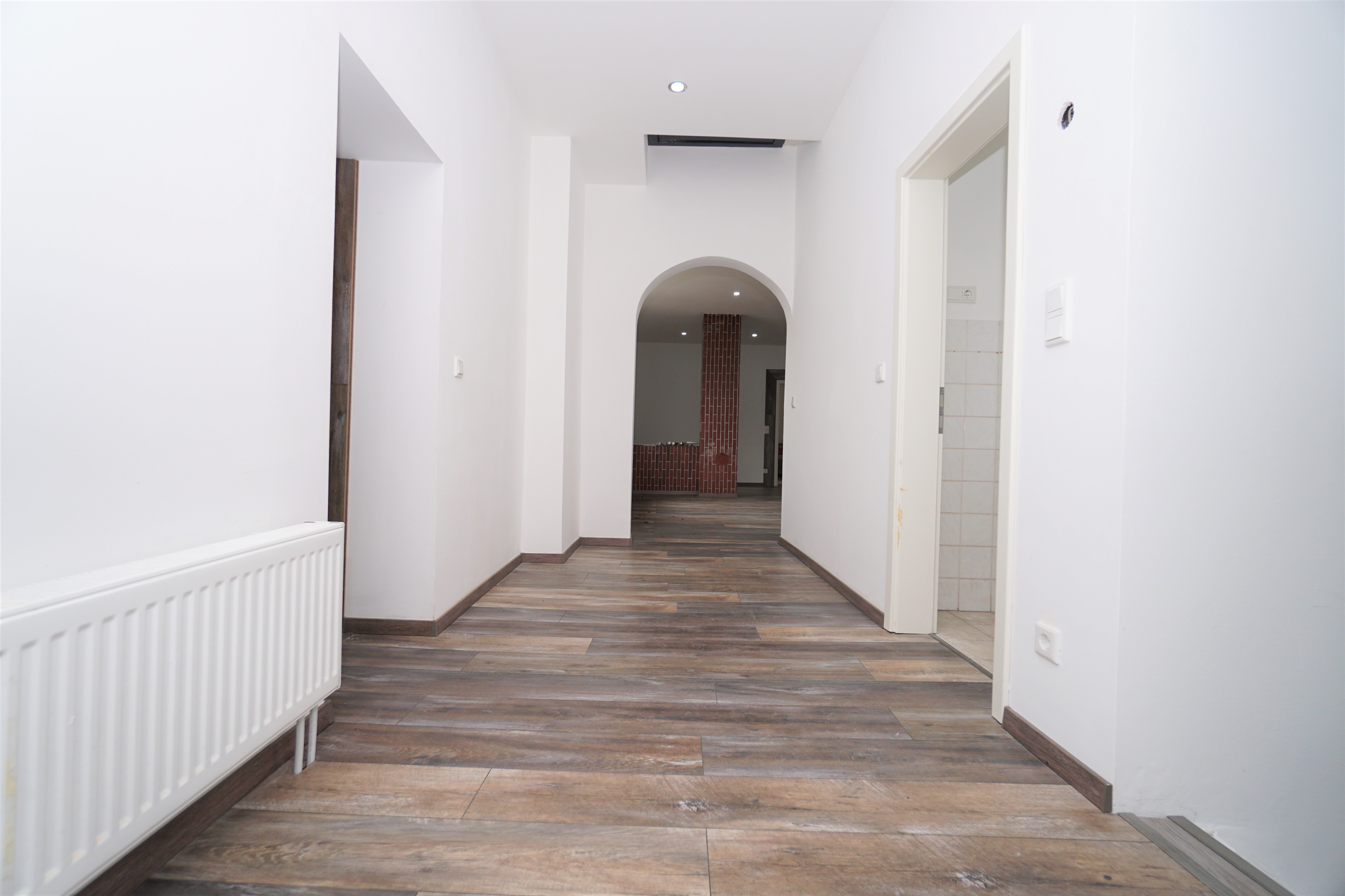 Renovierte ETW mit eigenem Eingang! Paketkauf möglich!