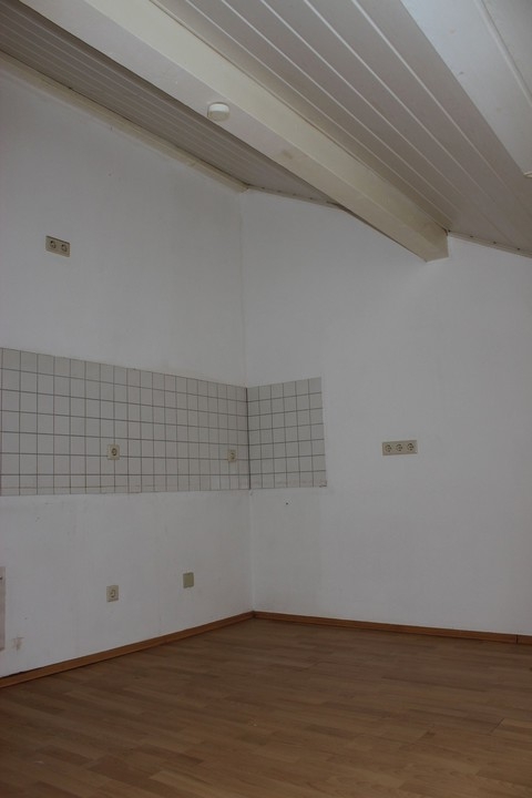 Dachgeschosswohnung mit Charme! Attraktiv für Eigennutzer und Kapitalanleger!