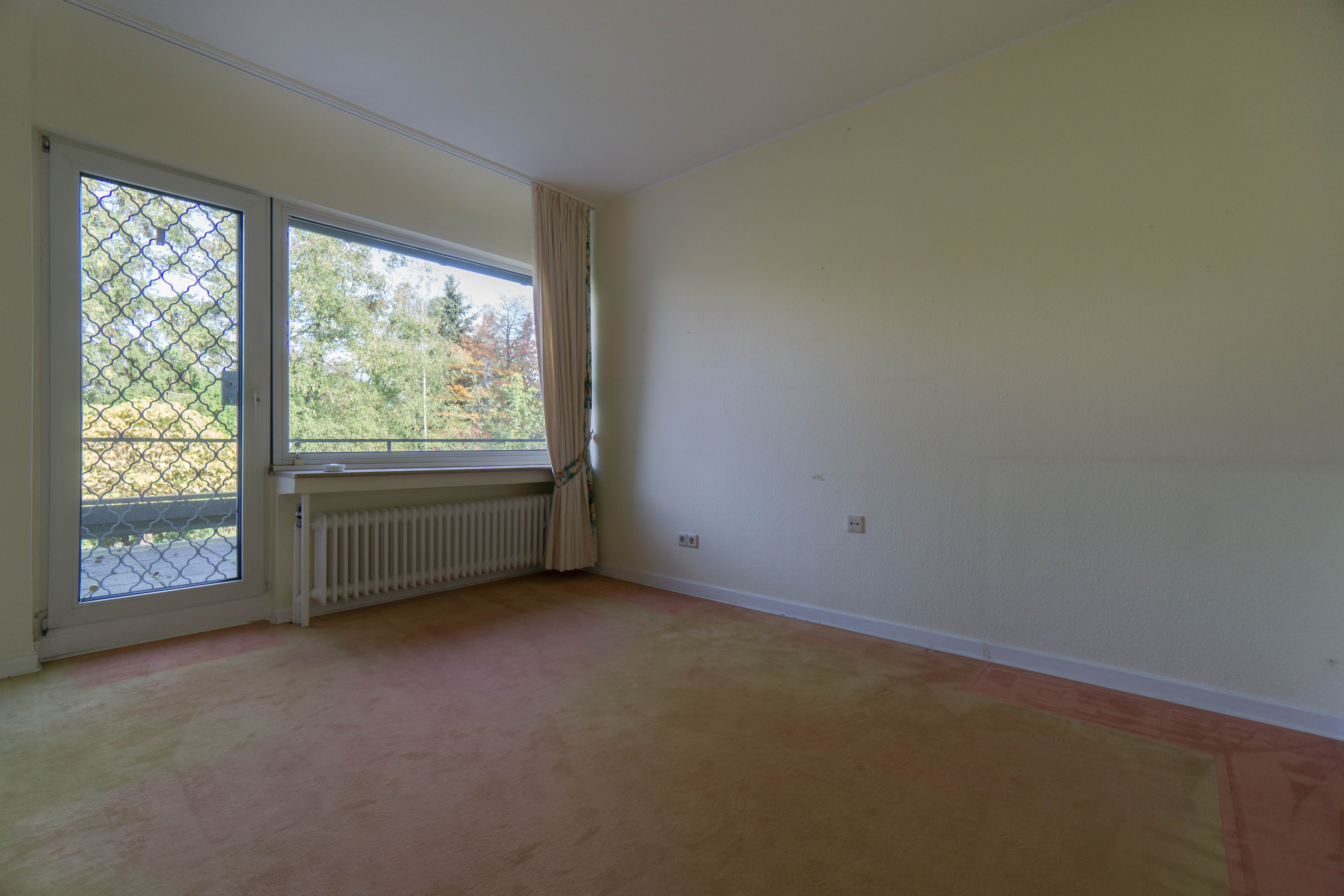 Freistehendes Einfamilienhaus mit 4 Schlafzimmern auf großem Grundstück