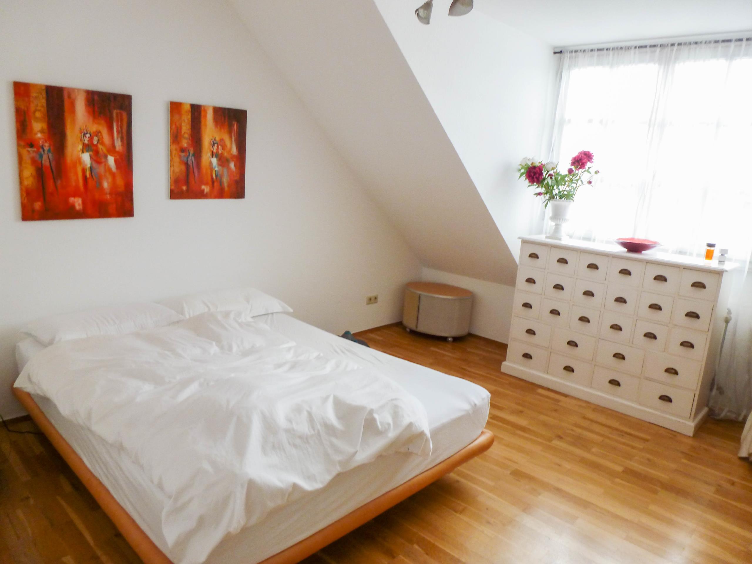 TOP-Lage am Carlsplatz!! Helle 3-Zimmer-Wohnung mit Südwest-Dachterrasse