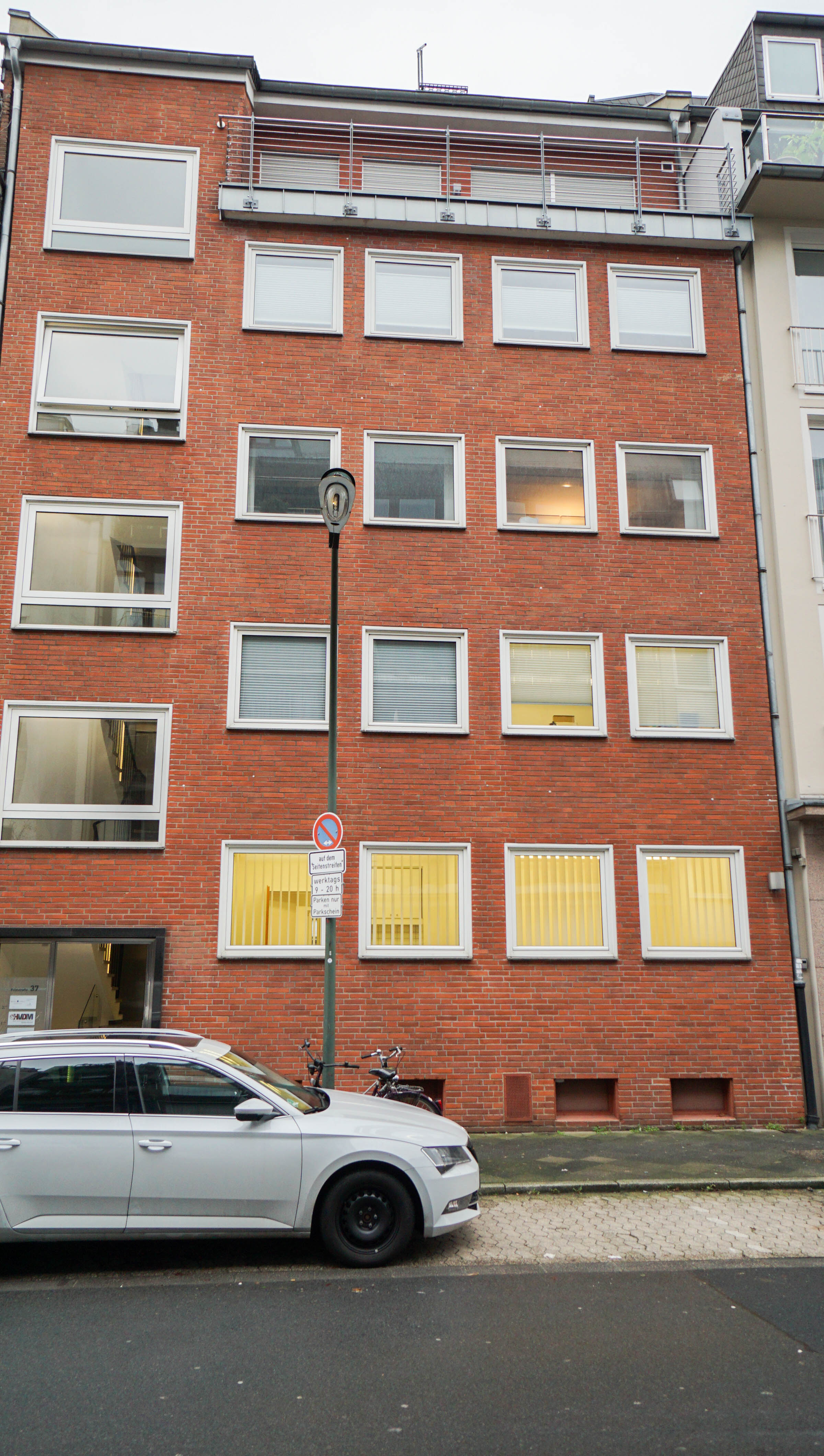 Gepflegte Bürofläche in Düsseldorf, Nähe Köbogen Düsseldorf-Pempelfort