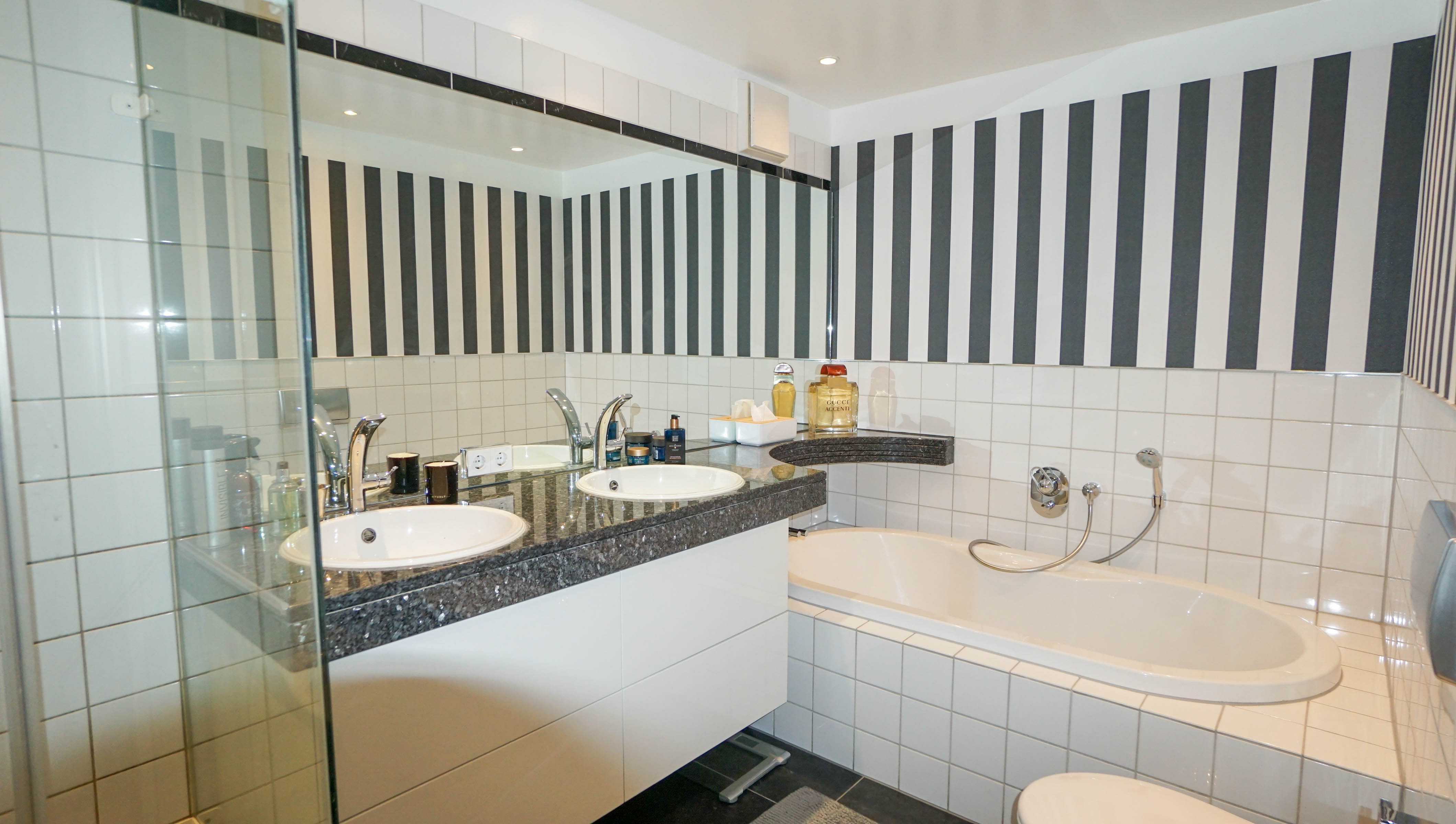 Düsseldorf-Rheinfront: Exklusive Maisonette-Wohnung auf der Cecilienallee!