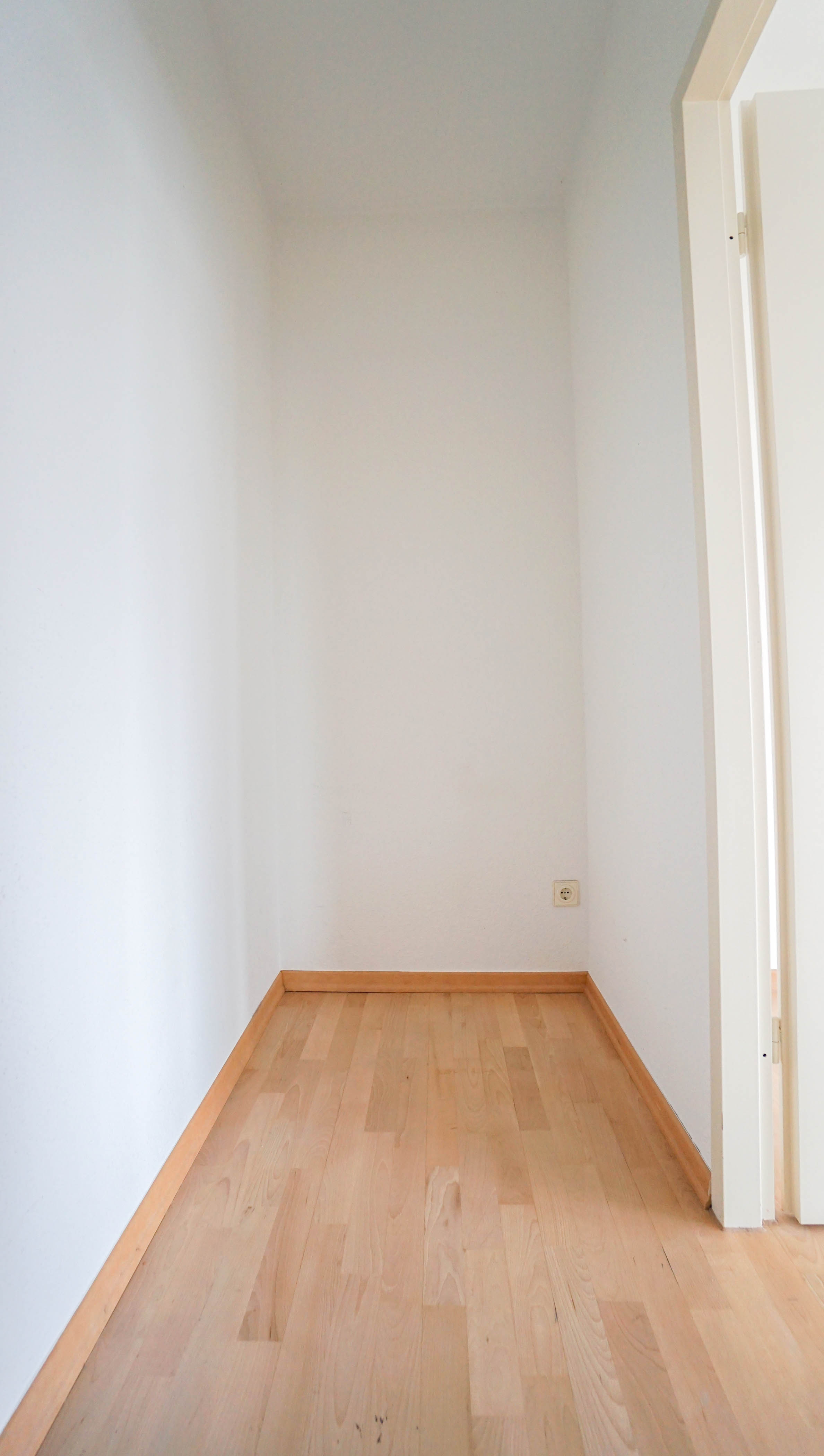 Lichtdurchflutete 3-Zimmer-Wohnung mit Balkon in Düsseldorf-Oberkassel