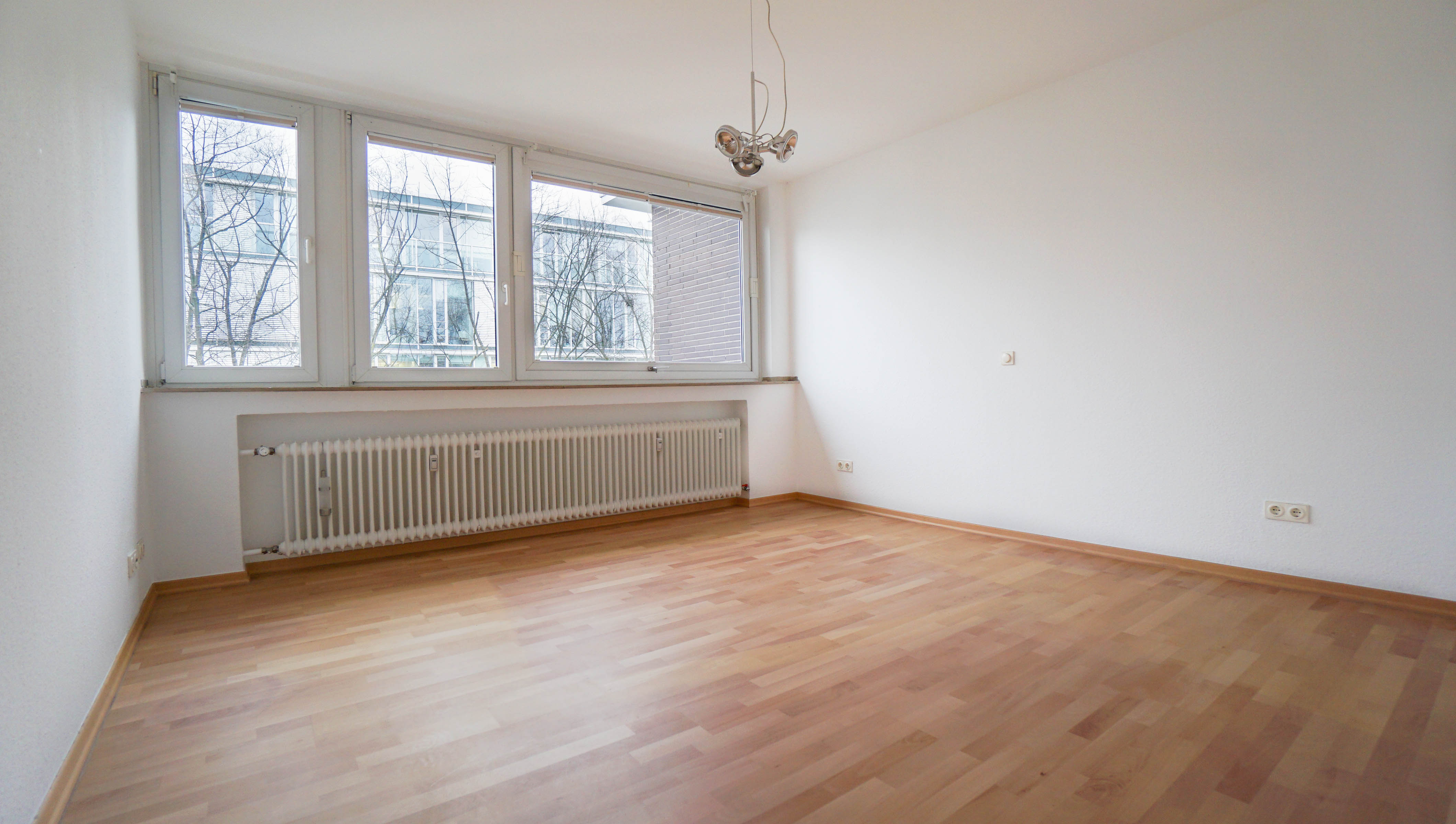 Lichtdurchflutete 3-Zimmer-Wohnung mit Balkon in Düsseldorf-Oberkassel