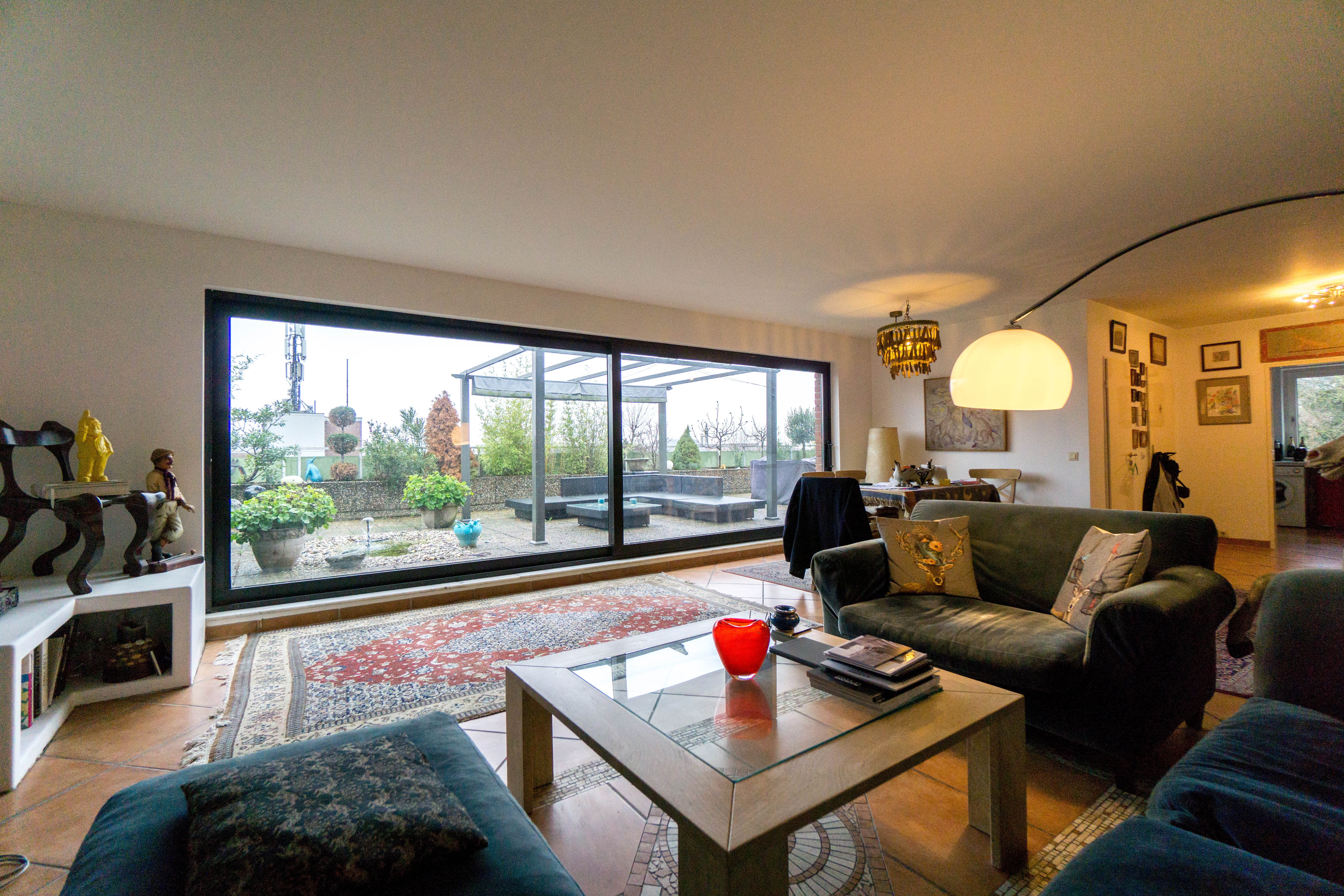 3-Zimmer im Dachgeschoss mit imposanter Terrasse am Schulberg