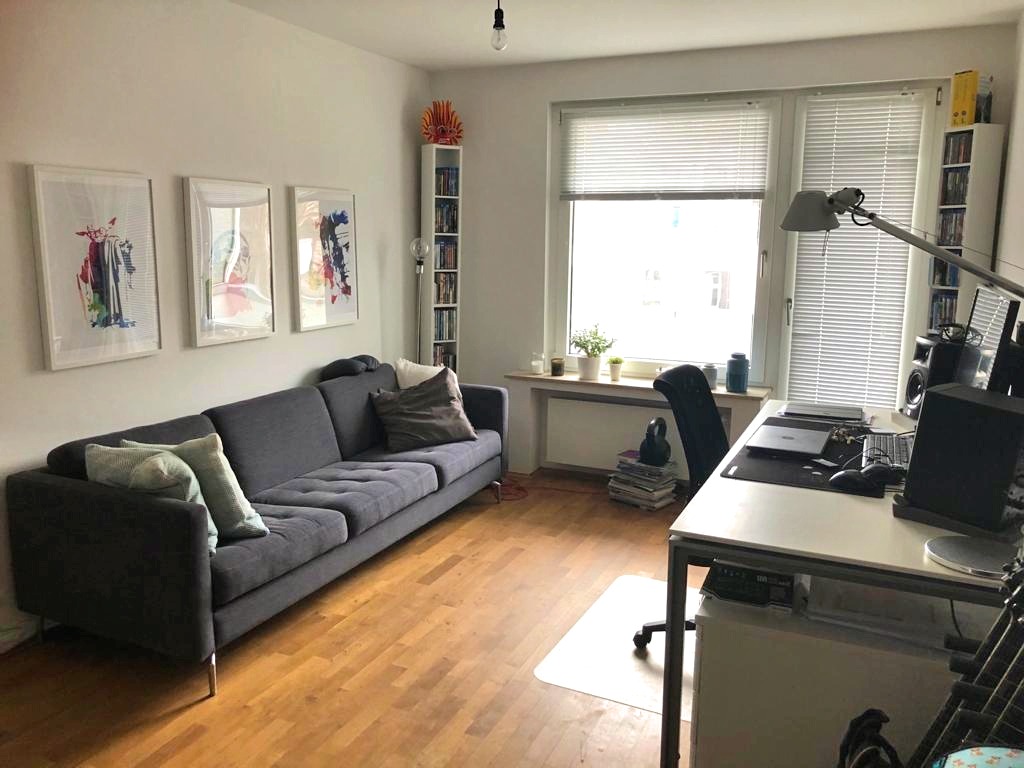Kernsanierte, gemütliche 2 Zimmer Wohnung mit Küche und Süd-/Westbalkon