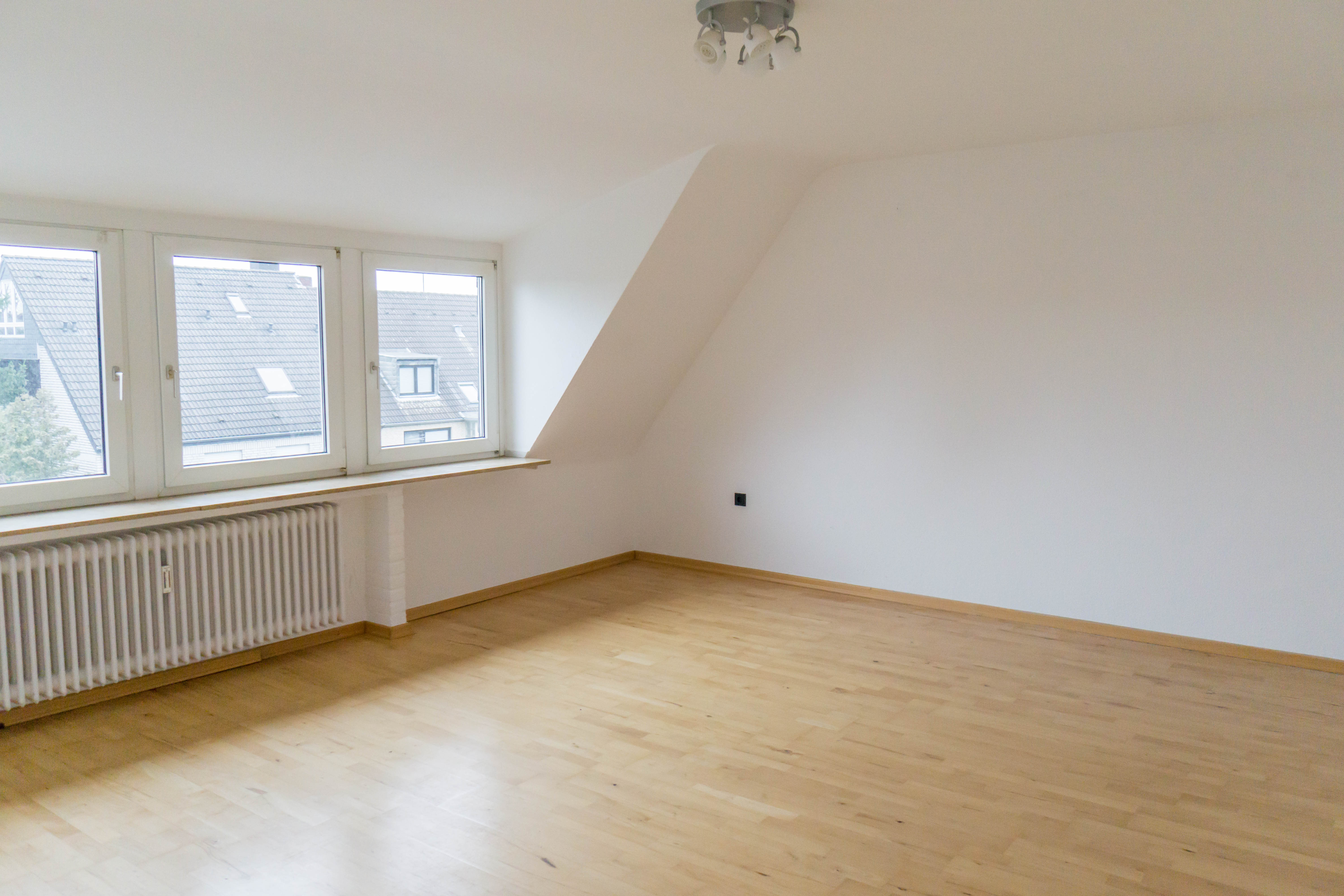 Gemütliche 3-4 Zimmer Dachgeschoss-Maisonettewohnung mit ausgebautem Spitzboden