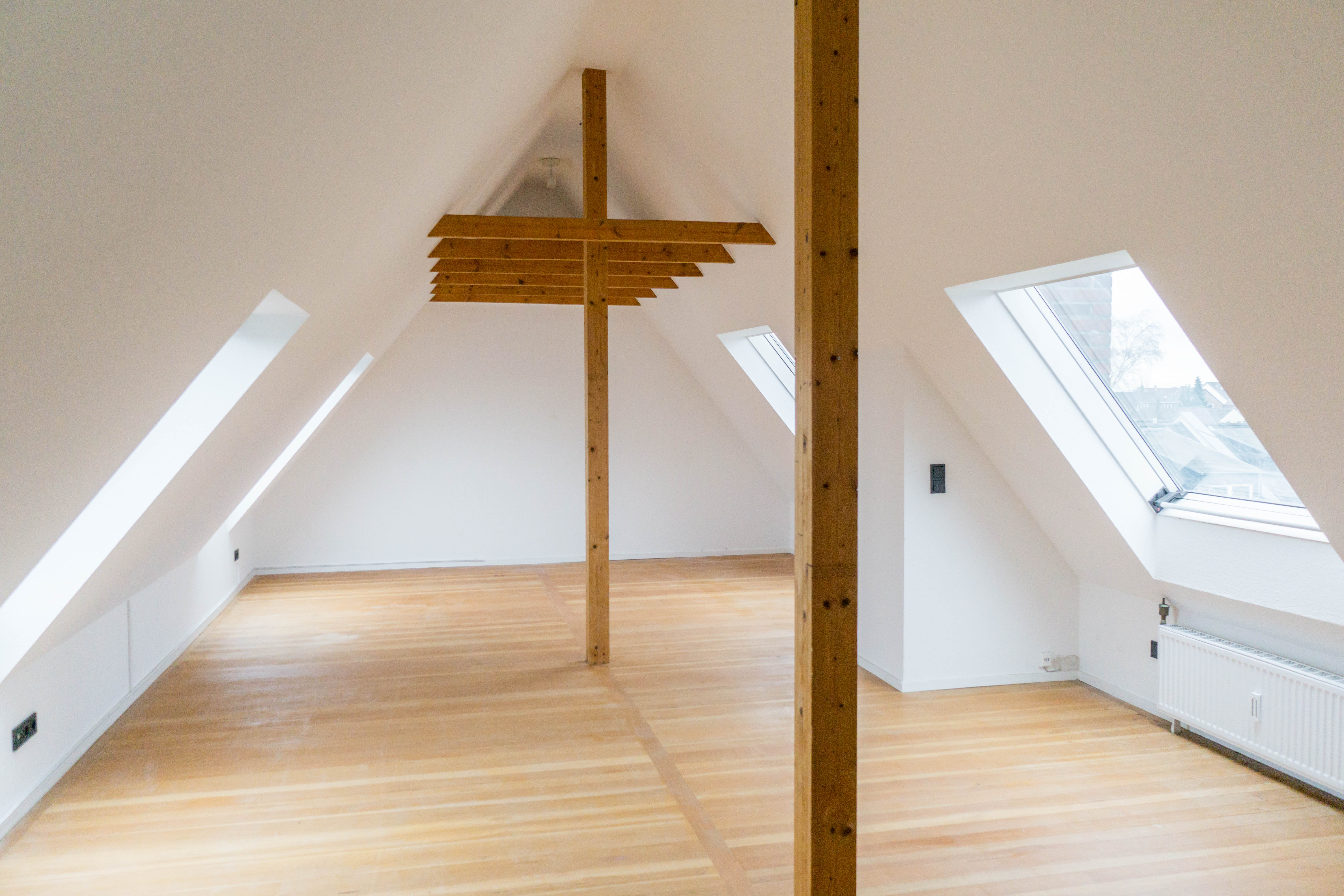 Gemütliche 3-4 Zimmer Dachgeschoss-Maisonettewohnung mit ausgebautem Spitzboden