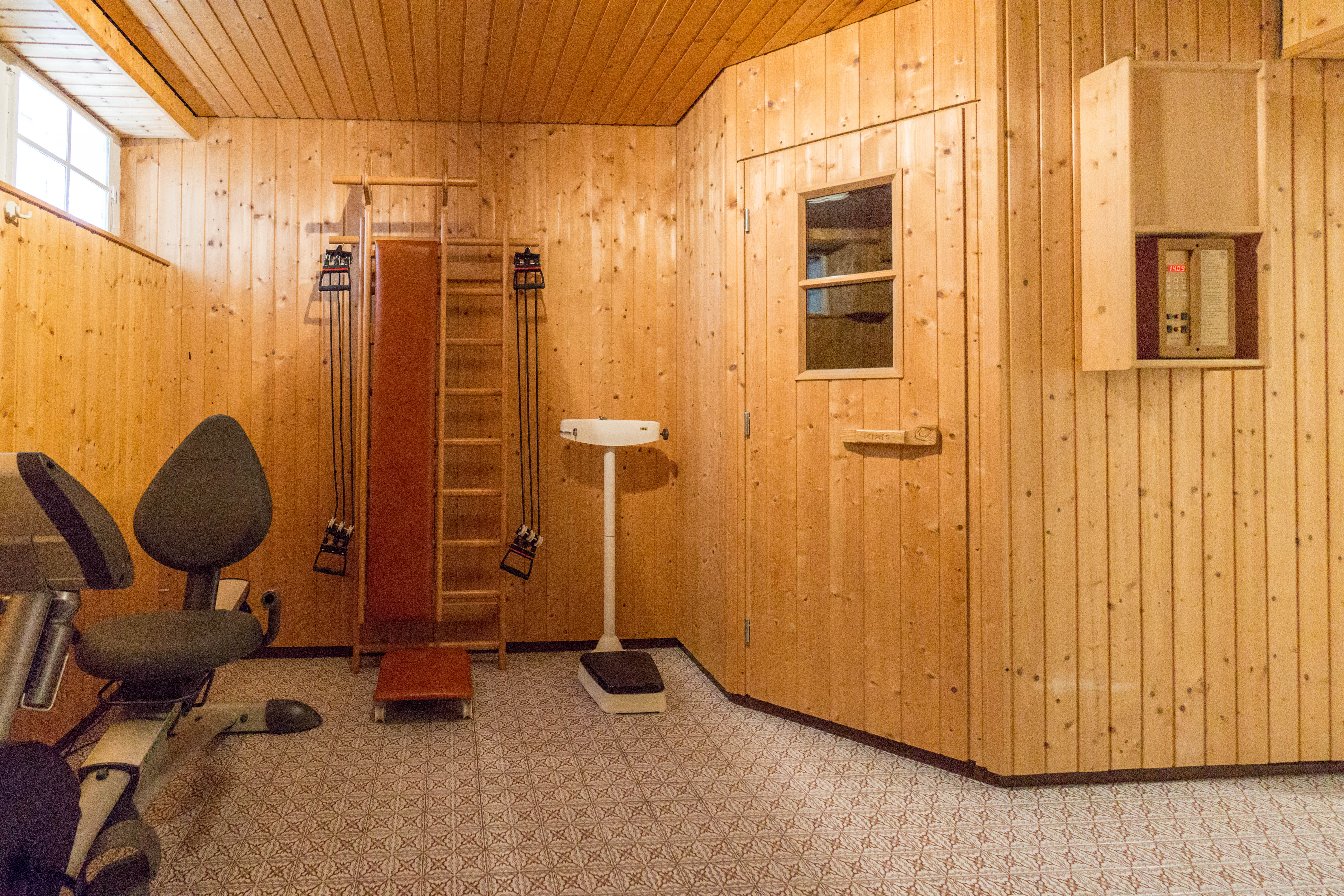 Haus im Haus - Top gepflegte und großzügige Erdgeschoss Wohnung mit parkähnlichem Garten
