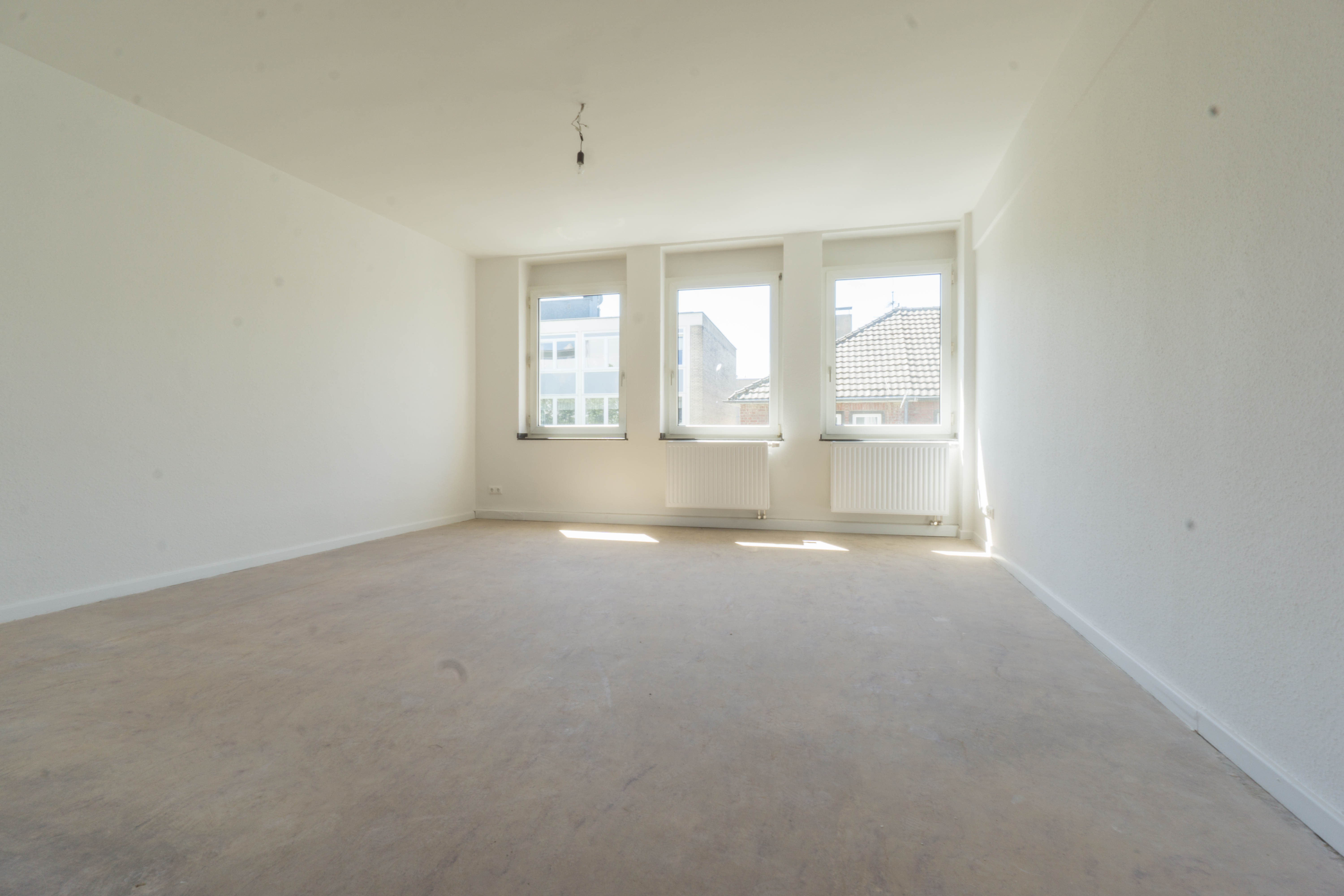 1A Lage in Neuss - Leerstehendes Wohn-/Geschäftshaus auf Einkaufsstraße in bester Gesellschaft