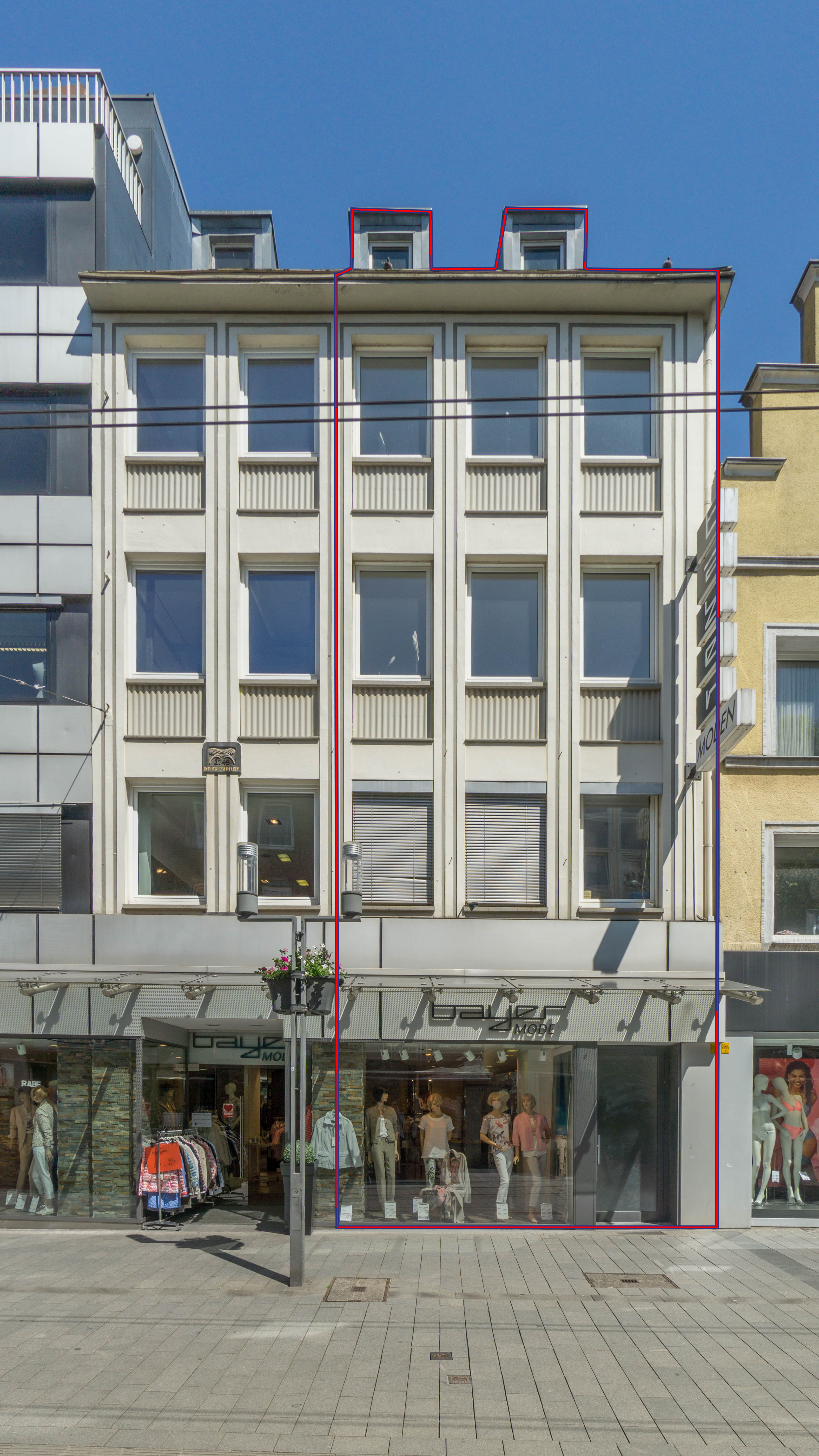1A Lage in Neuss - Leerstehendes Wohn-/Geschäftshaus auf Einkaufsstraße in bester Gesellschaft