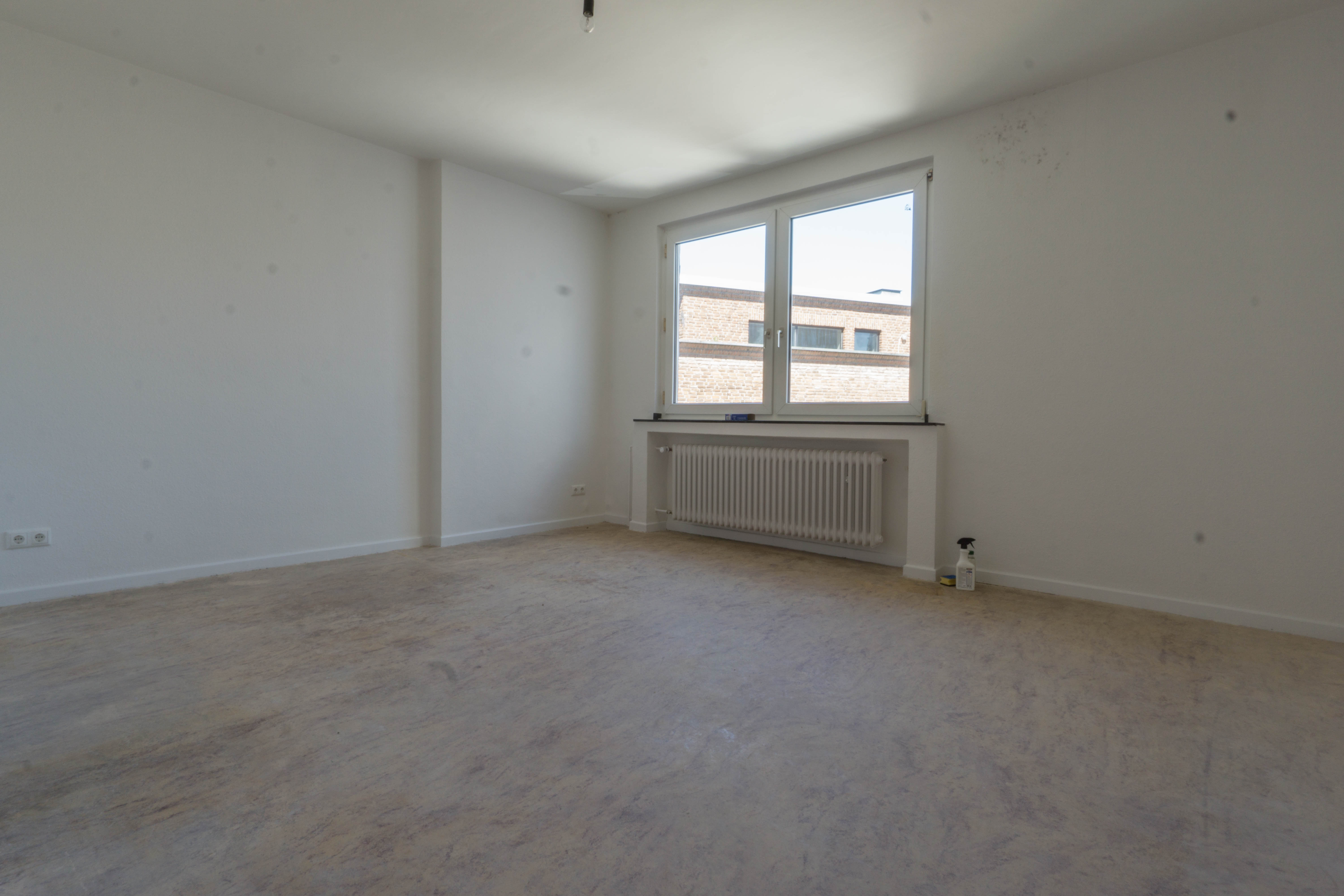 1A Lage in Neuss - Leerstehendes Wohn-/Geschäftshaus auf Einkaufsstraße in bester Gesellschaft