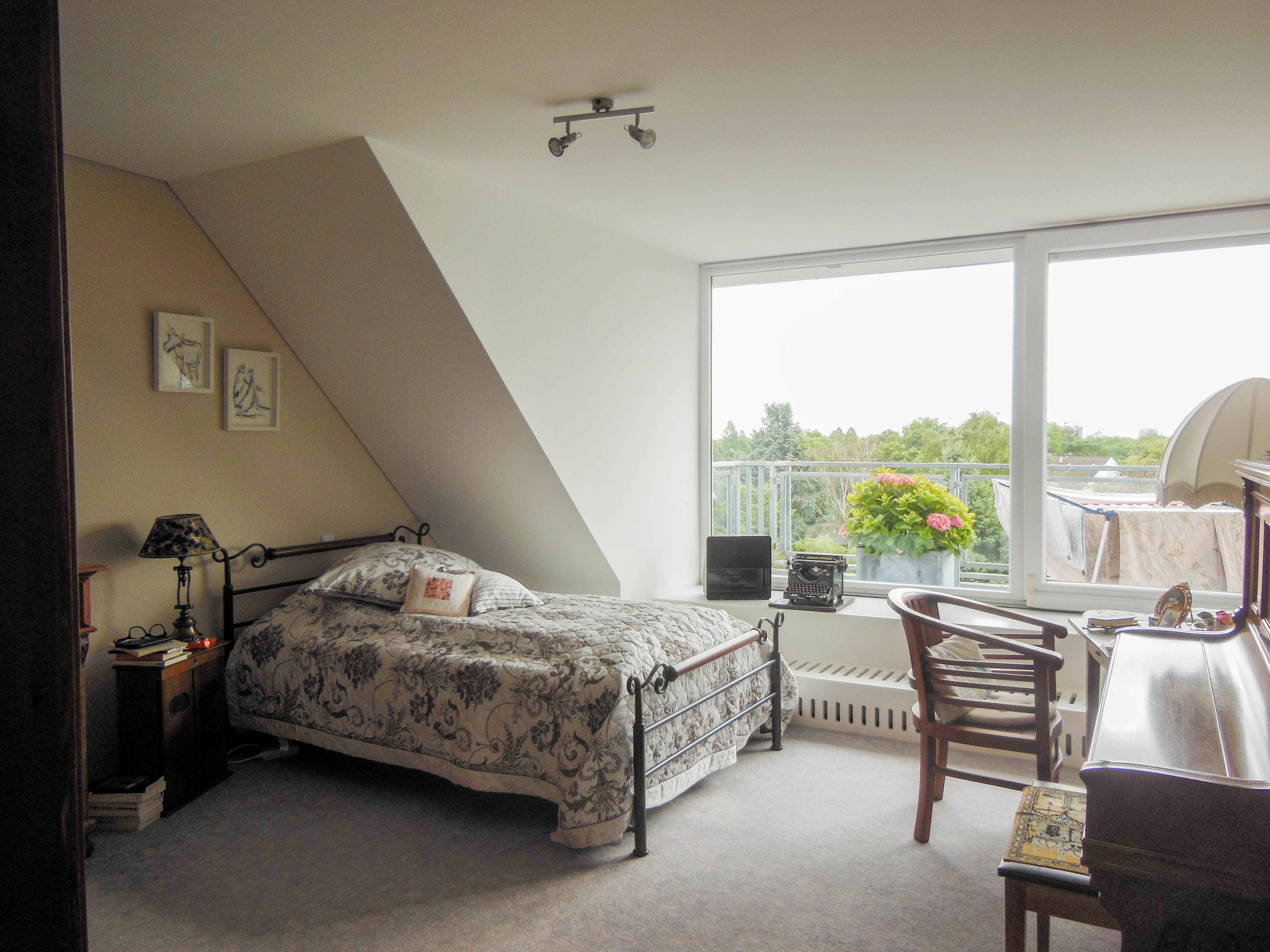 Düsseldorf- Zooviertel Top- gepflegte 4-Zimmer-Wohnung mit Terrasse