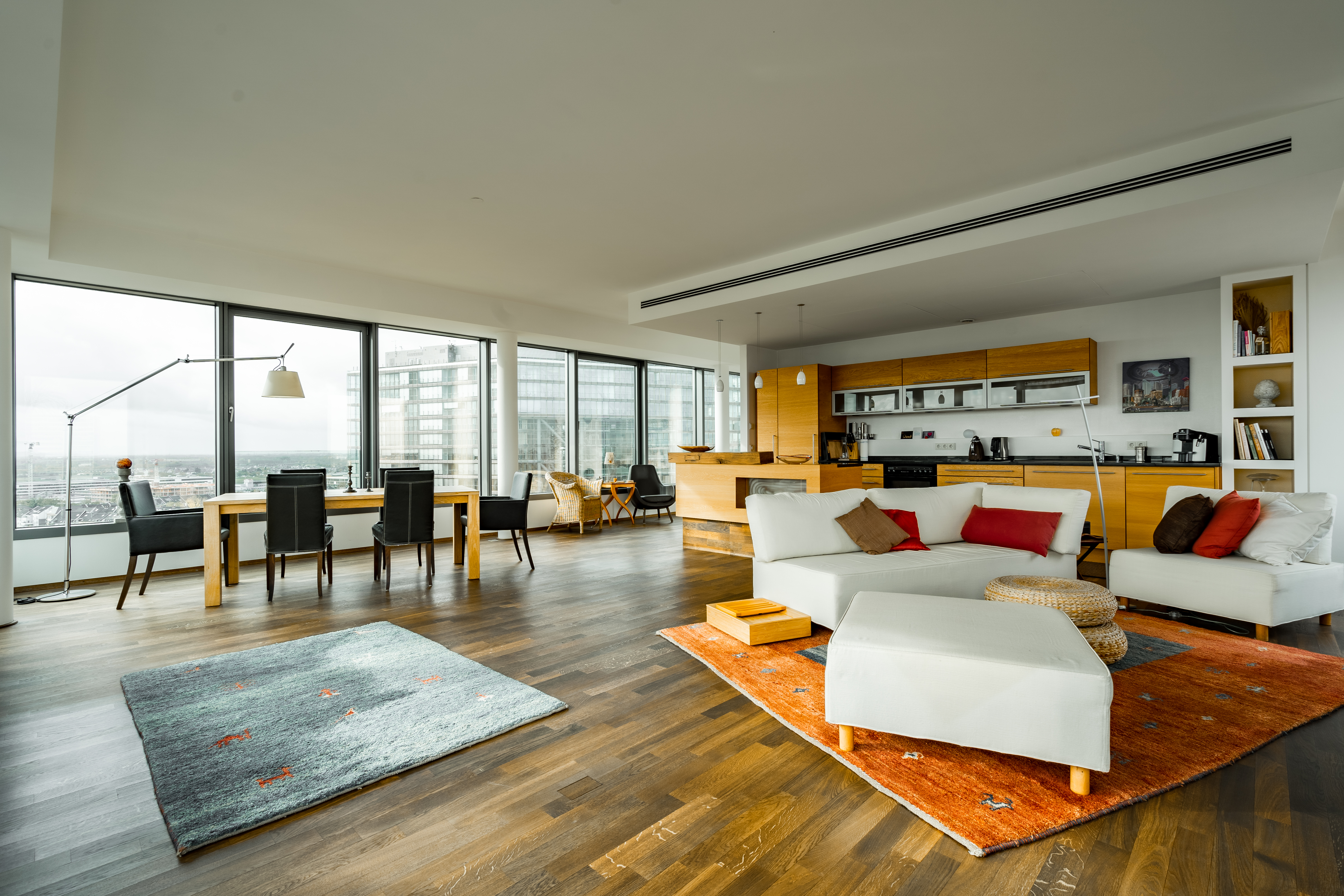 Mittendrin aber dennoch über den Dingen wohnen: Einzigartige Panoramawohnung im Portobellohaus