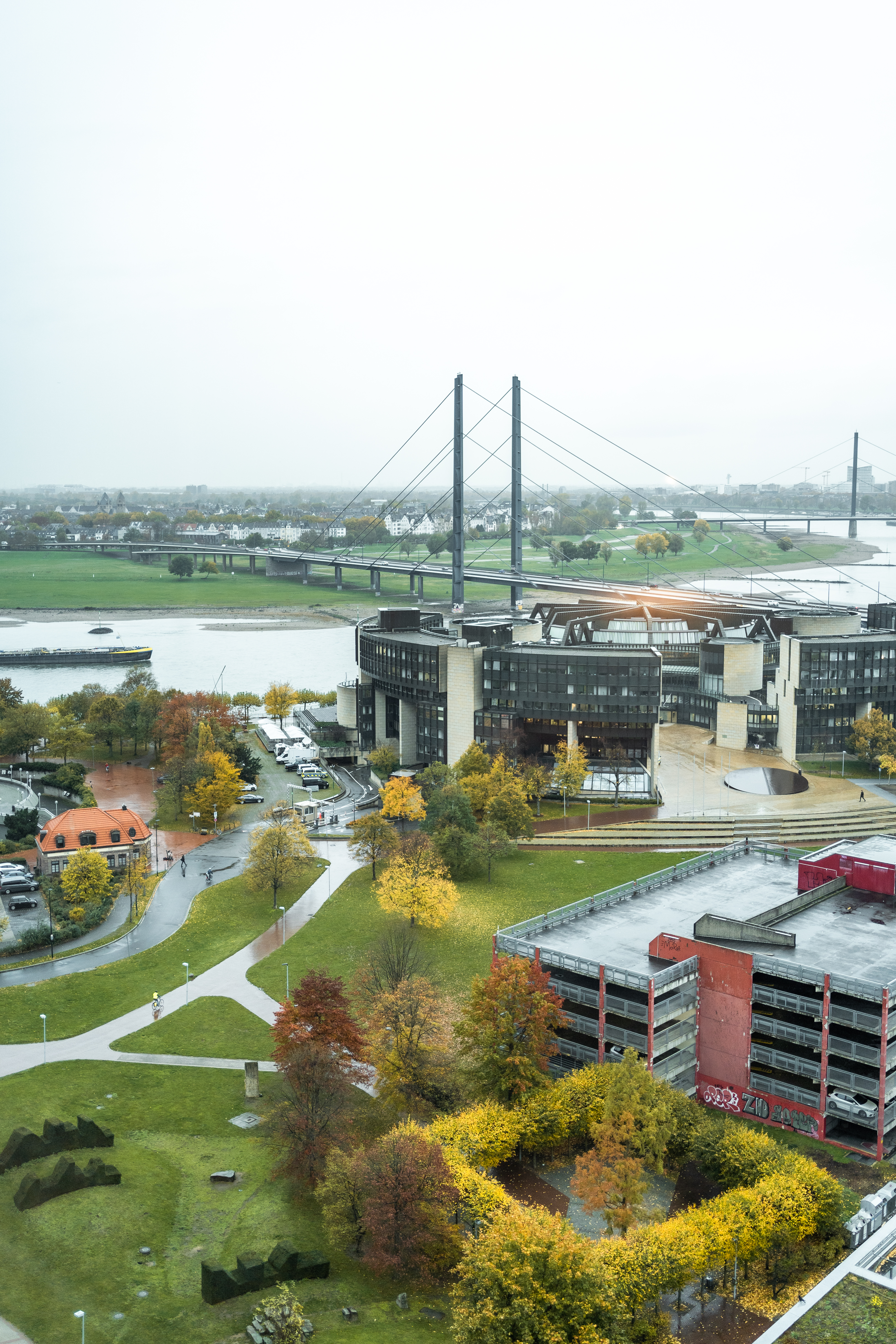 Mittendrin aber dennoch über den Dingen wohnen: Einzigartige Panoramawohnung im Portobellohaus