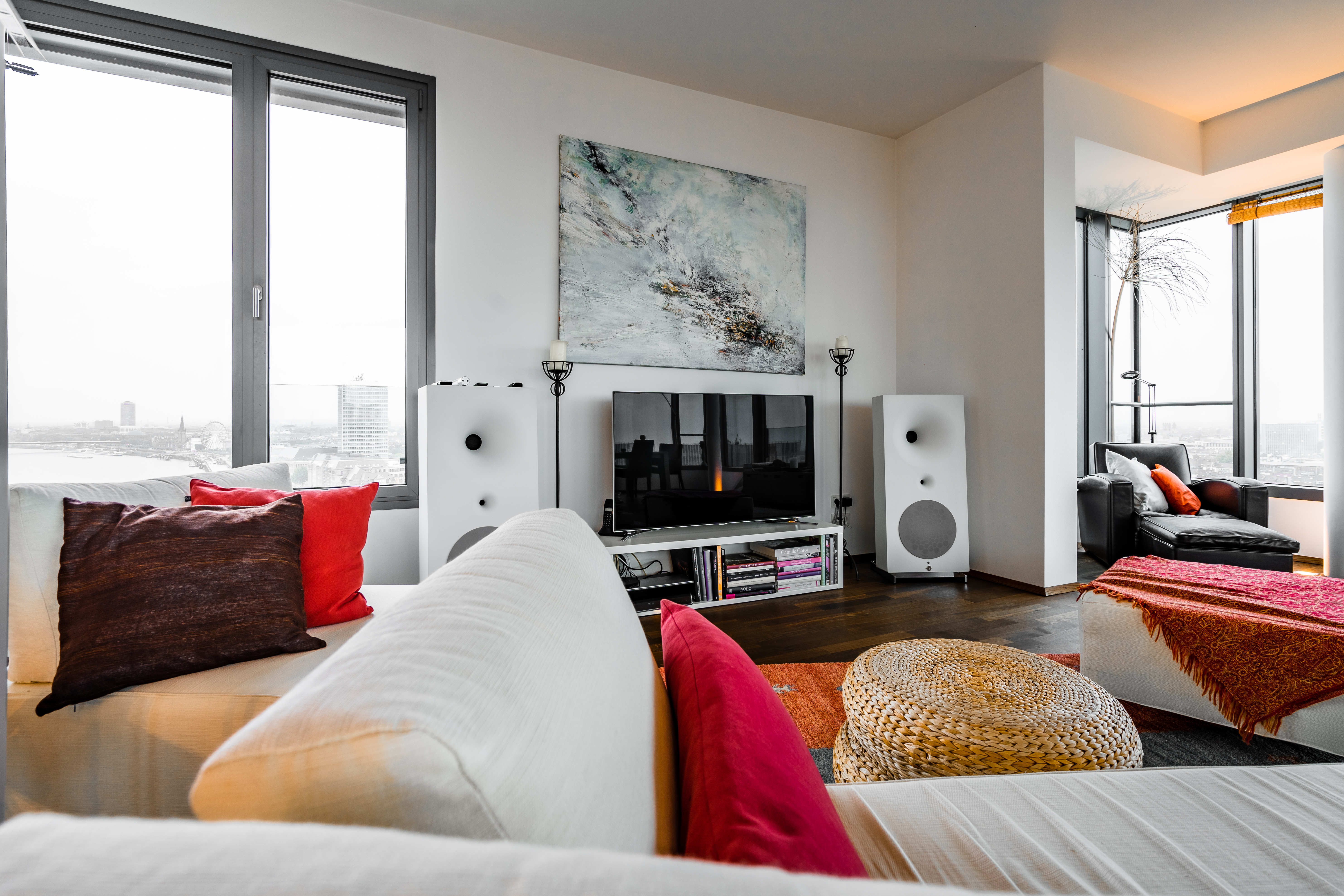 Mittendrin aber dennoch über den Dingen wohnen: Einzigartige Panoramawohnung im Portobellohaus