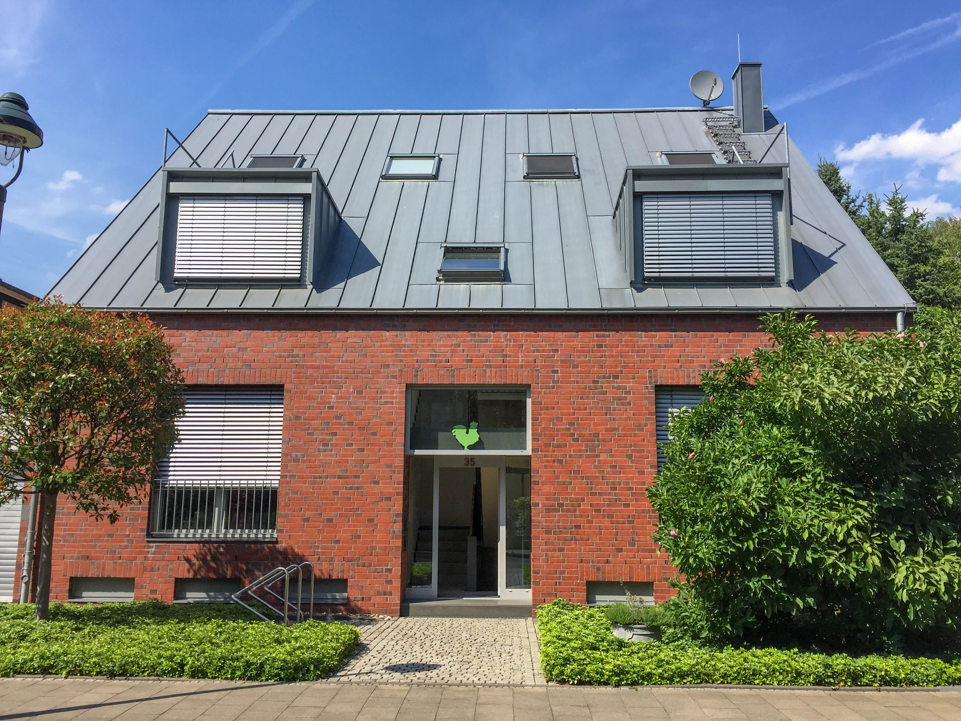 Stadtzentrales Wohnen in der Nähe des Medienhafens! Moderne Maisonette-Wohnung mit Garten