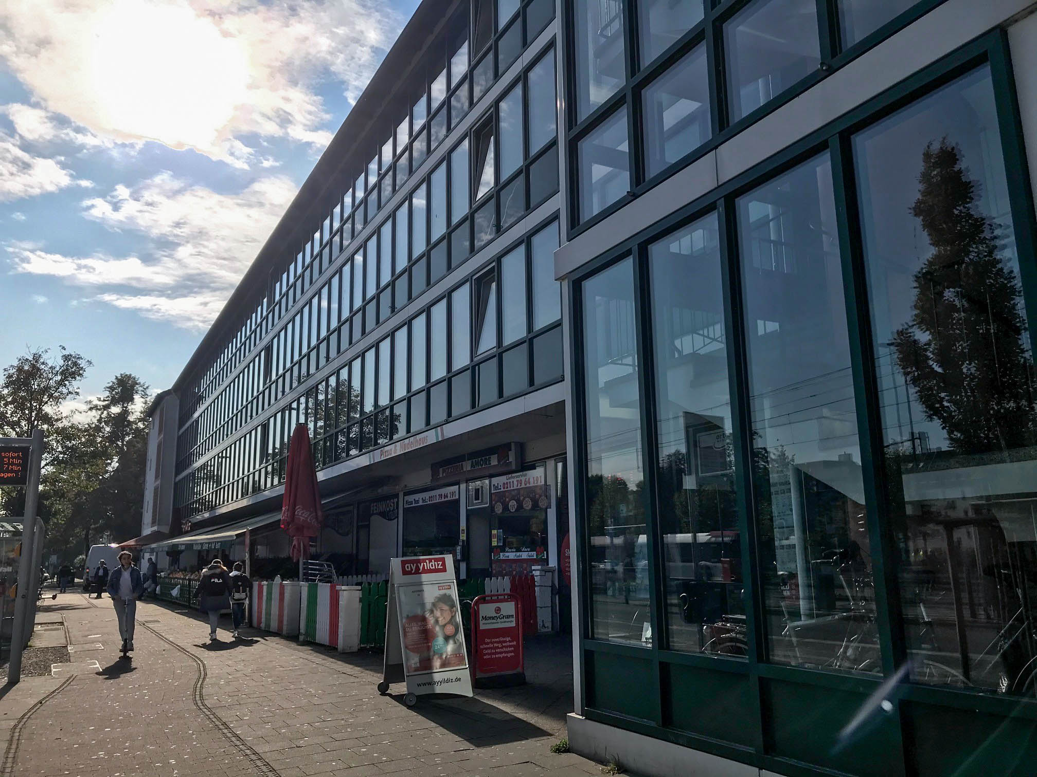 Kleine Welt ganz groß - 2-Zimmer Wohnung mit offener Küche und großem Balkon in sehr zentraler Lage