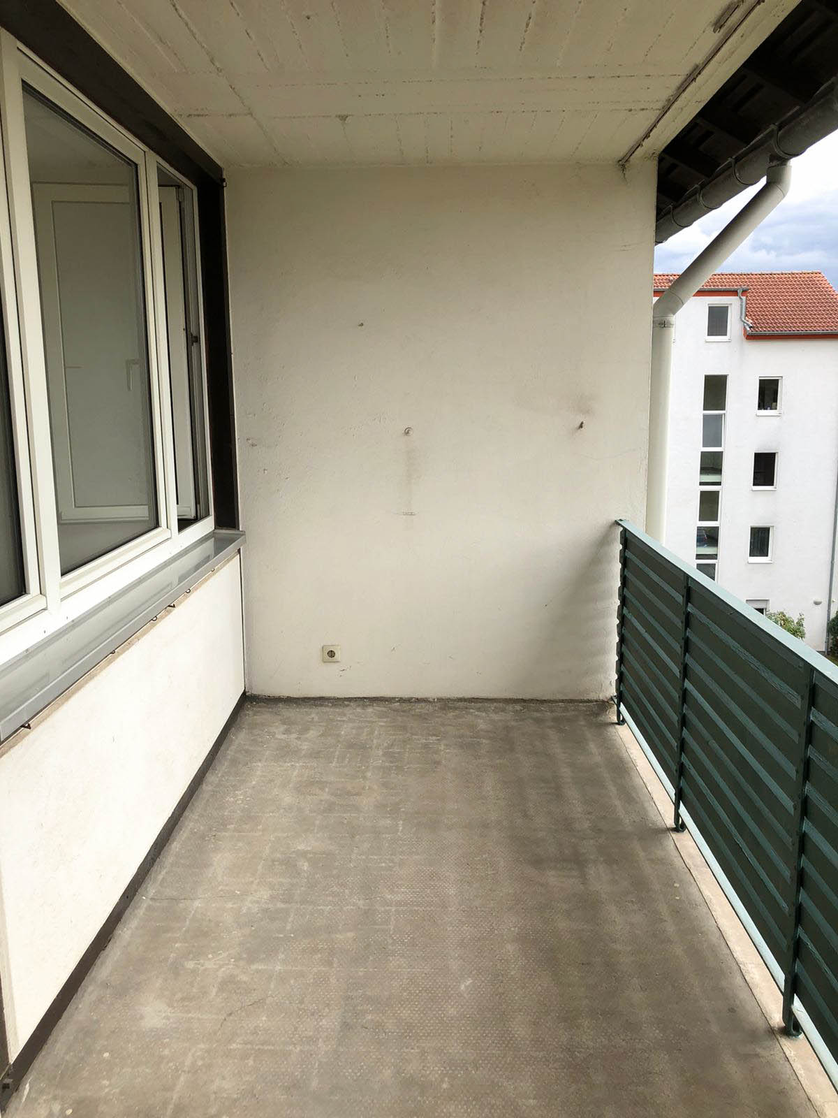 Kleine Welt ganz groß - 2-Zimmer Wohnung mit offener Küche und großem Balkon in sehr zentraler Lage
