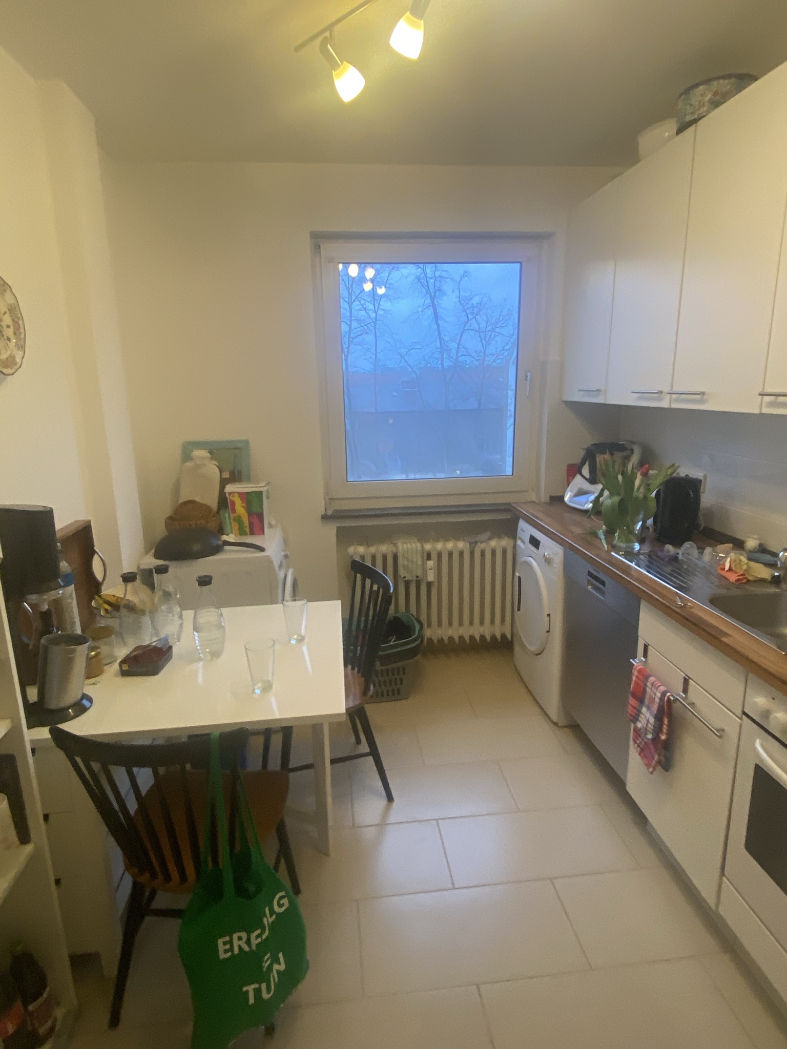 Perfekt geschnittene 3 Zimmer Wohnung mit Balkon in Rheinnähe
