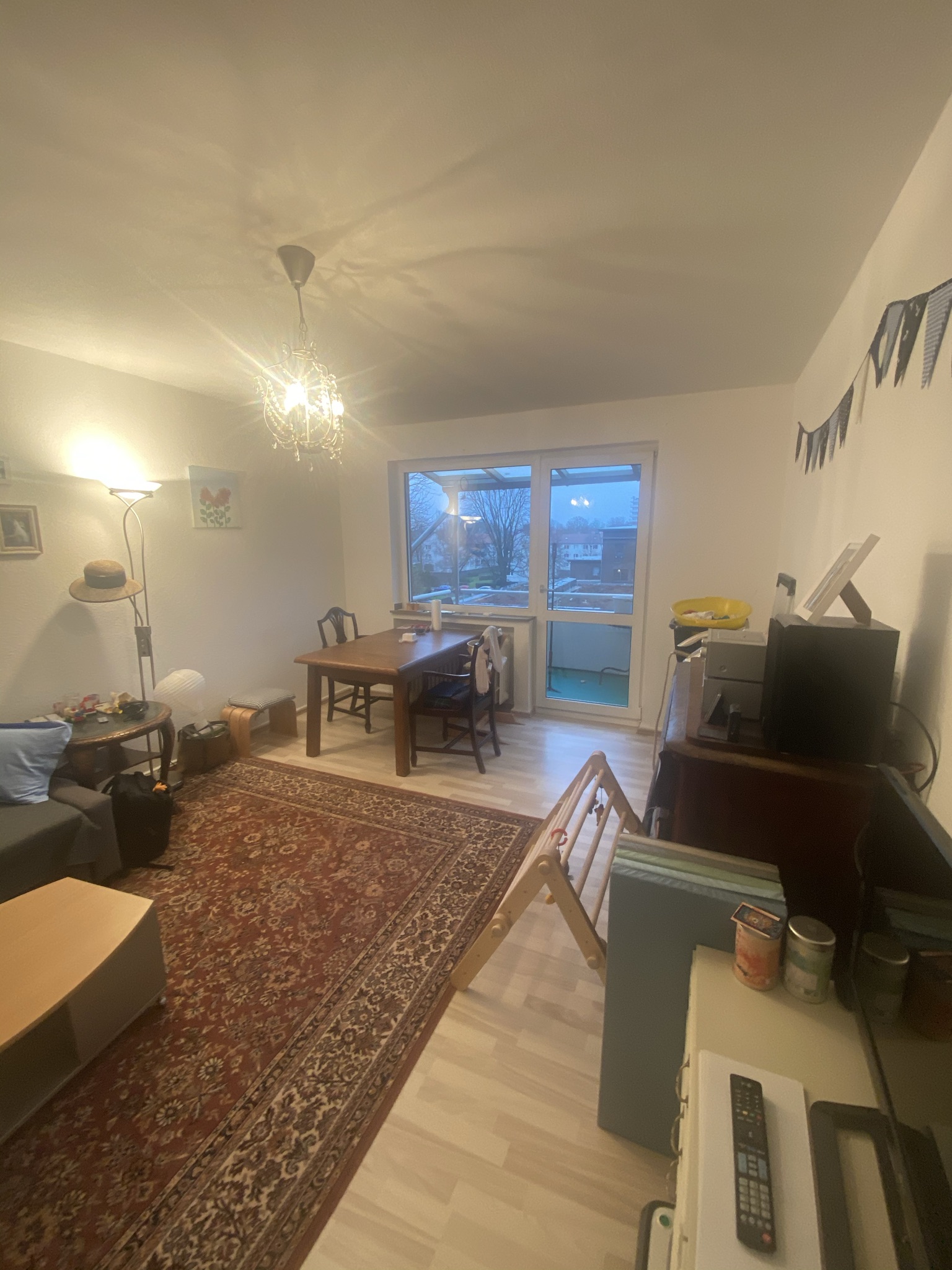 Perfekt geschnittene 3 Zimmer Wohnung mit Balkon in Rheinnähe