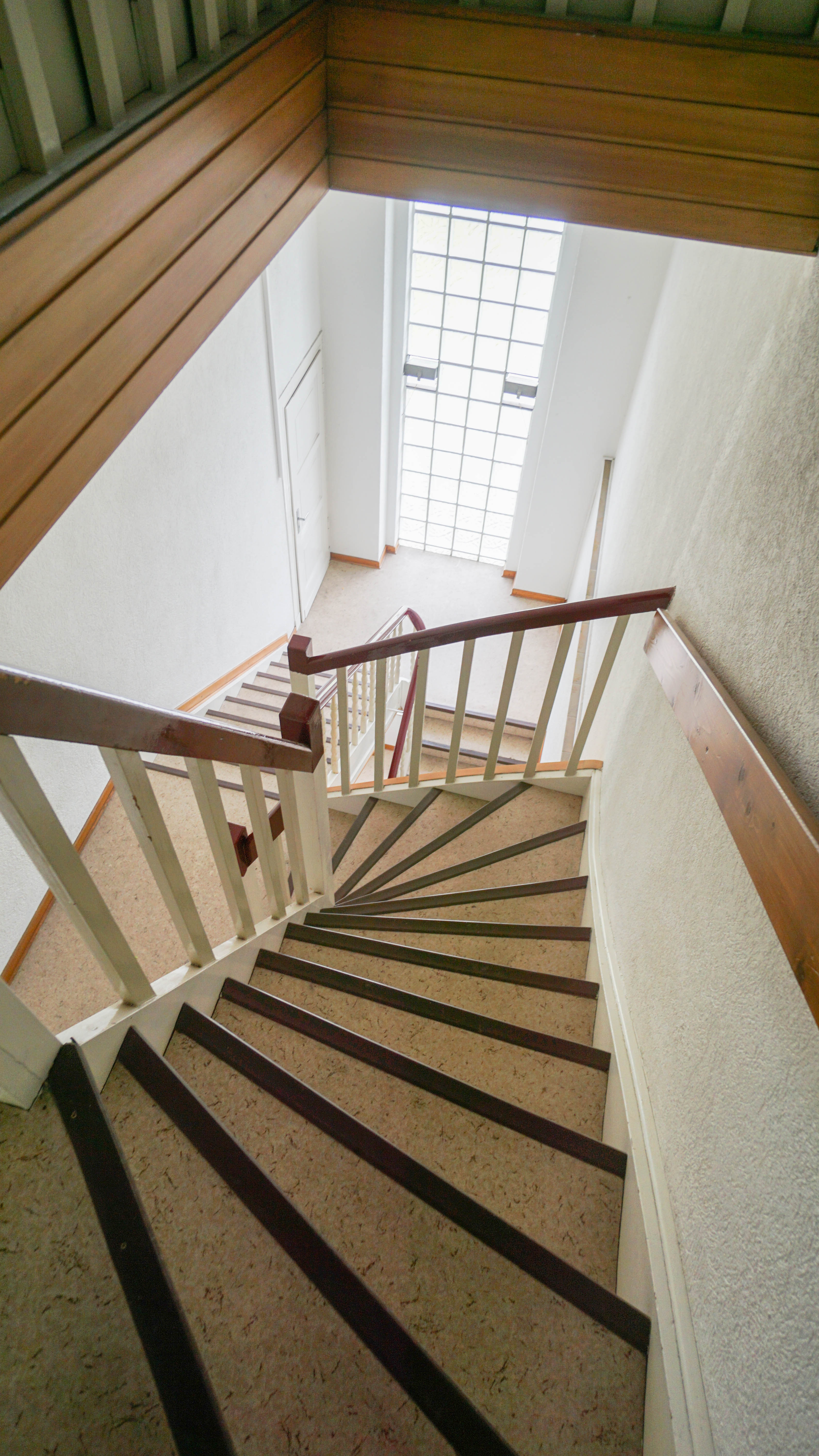 * RESERVIERT * vollvermietetes Mehrfamilienhaus: Stilaltbau mit Mietsteigerungspotenzial