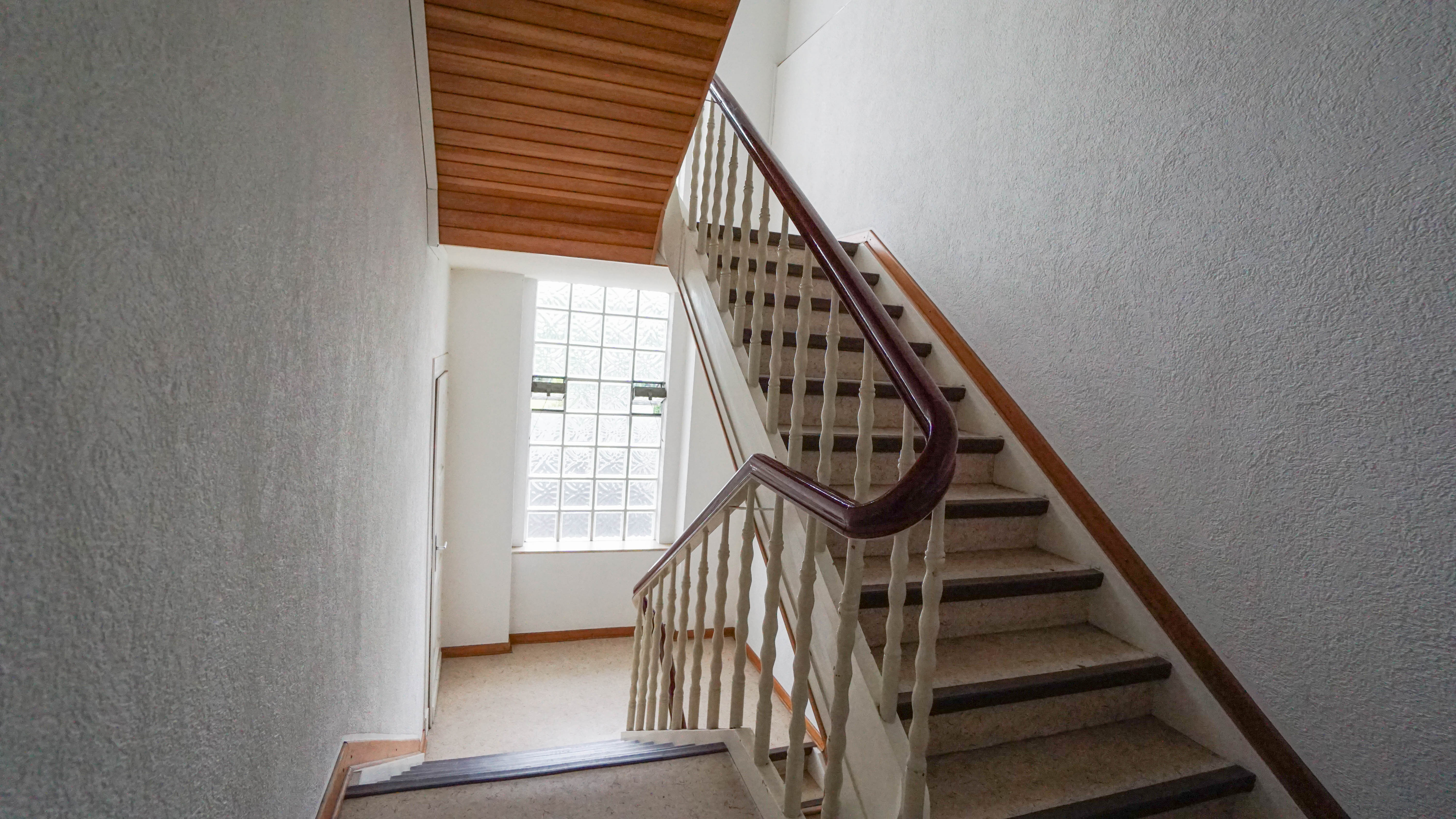 * RESERVIERT * vollvermietetes Mehrfamilienhaus: Stilaltbau mit Mietsteigerungspotenzial